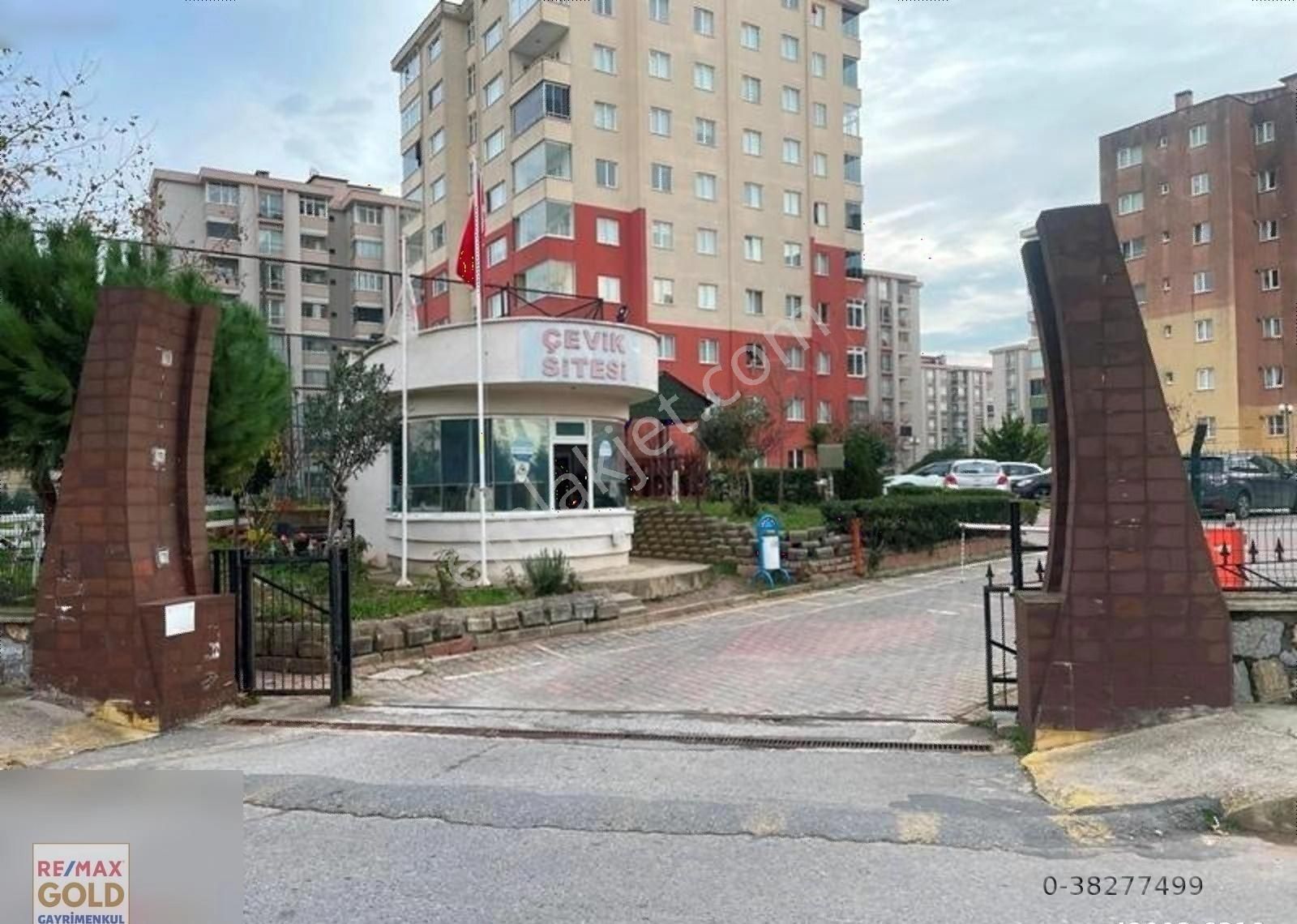 Pendik Yenişehir Satılık Daire Pendik Yenişehir Mahallesi Çevik Sitesi 2+1 Satılık Daire...