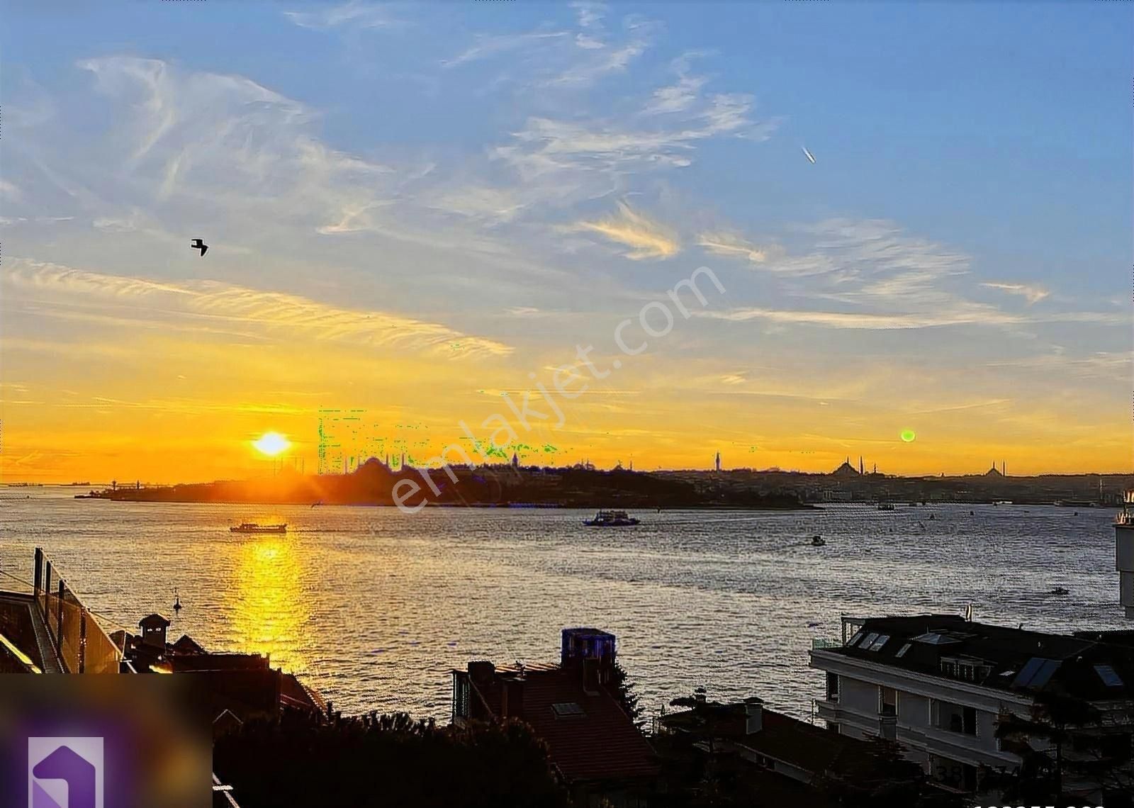 Üsküdar Salacak Satılık Daire Tarihi Yarımada Boğaz Manzaralı Denize İkinci Sıra Teraslı Daire