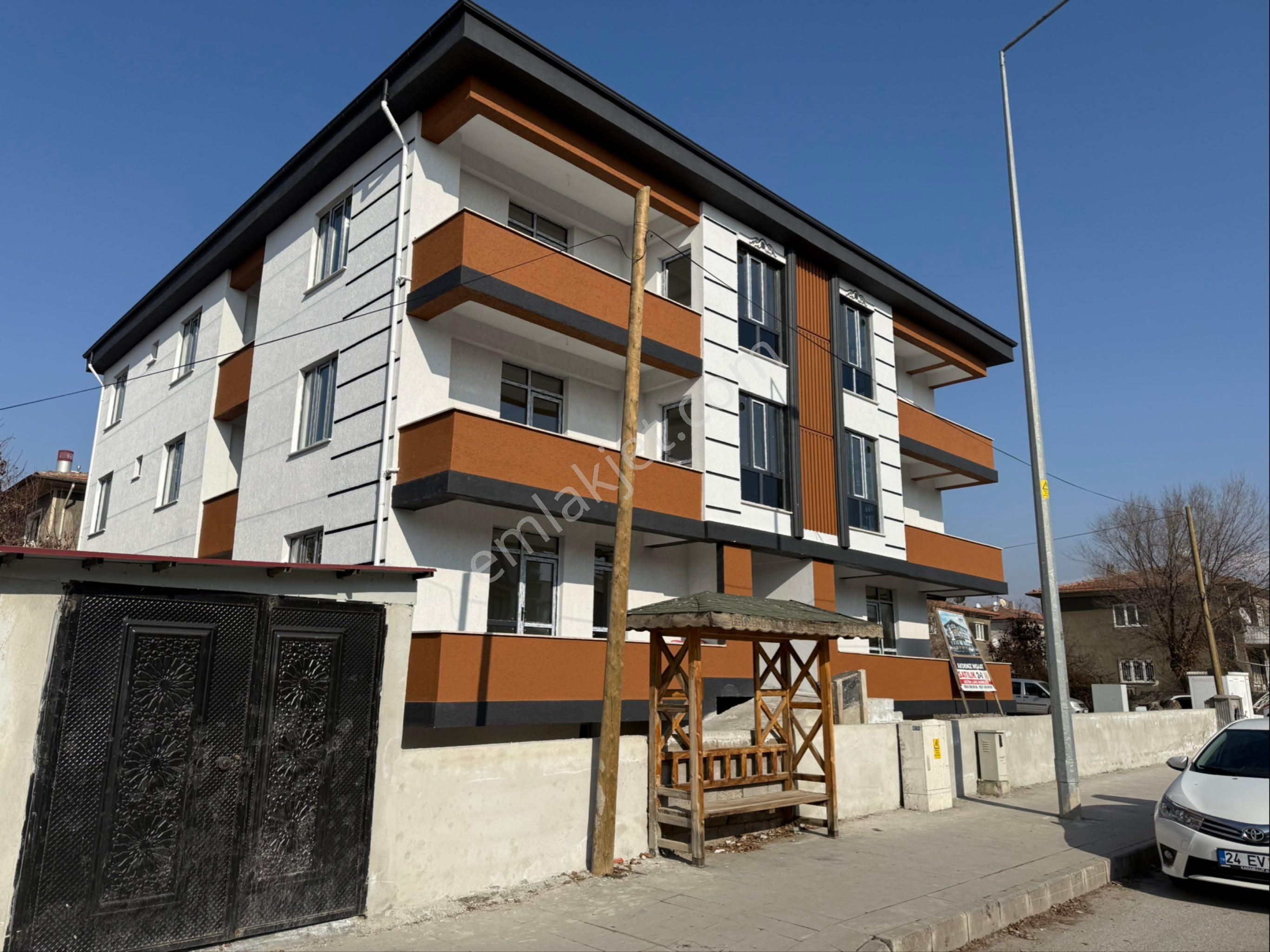 Erzincan Merkez Yavuz Selim Satılık Daire Re/max Dem'den Yavuz Selim Mah.lüks 2+1 Daire