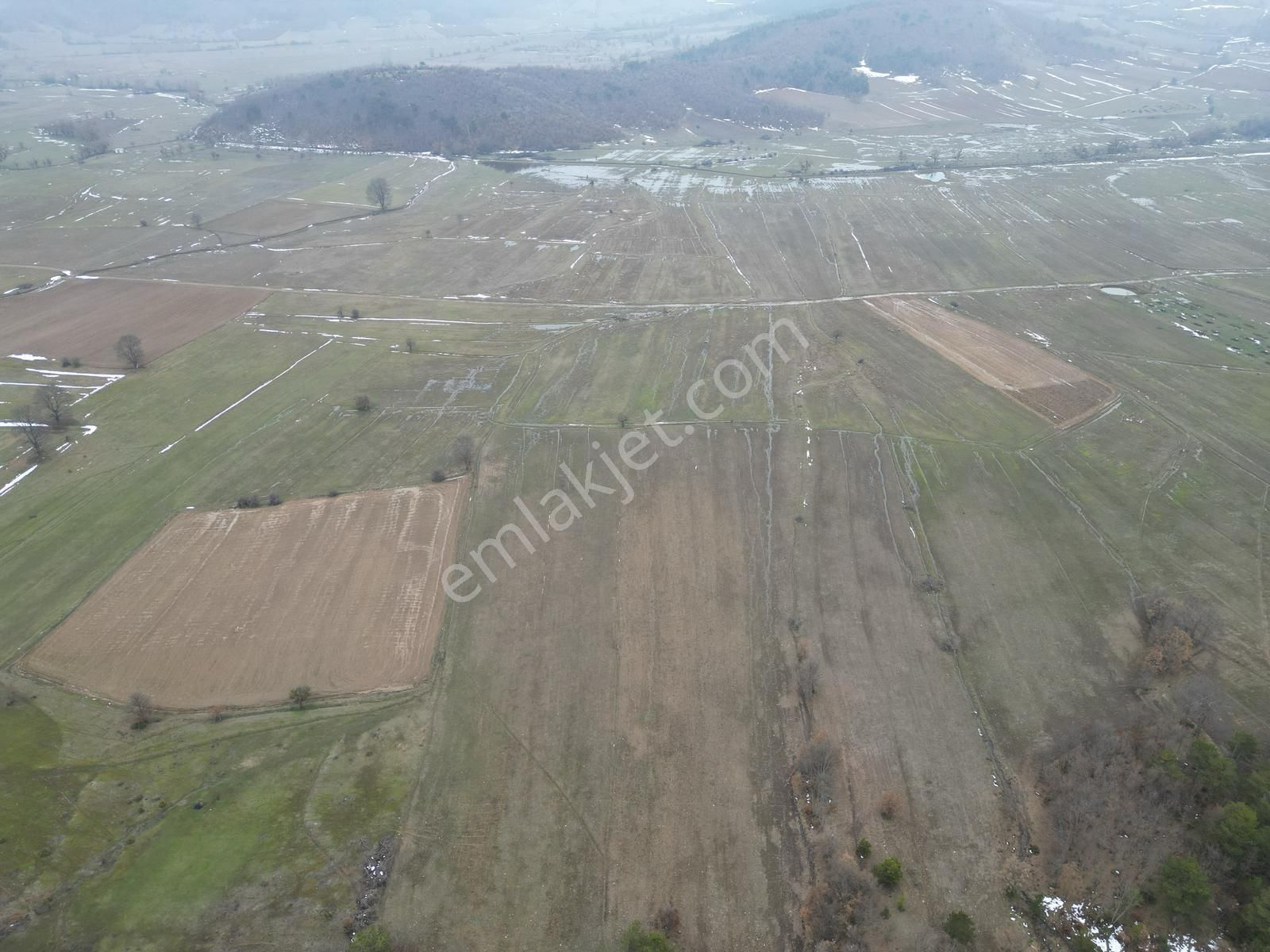 Osmaneli Hisarcık Köyü Satılık Tarla Çok Güzel Tarla Temiz Hava