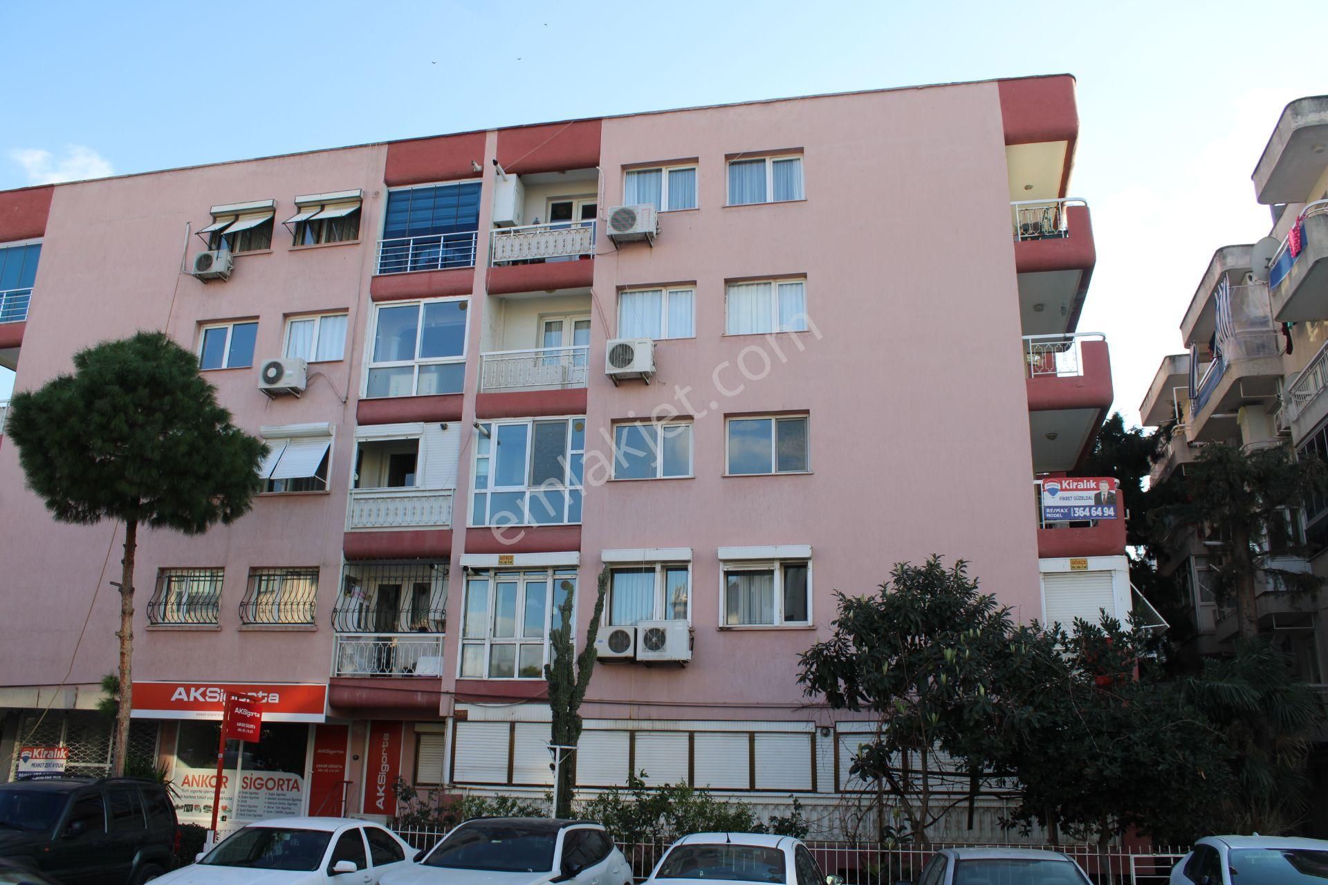 İzmir Karşıyaka Metroya Yakın Kiralık Daire Karşıyaka Bahrıye Üçok Mahallesınde Bakımlı 3+1 Kıralık Daire