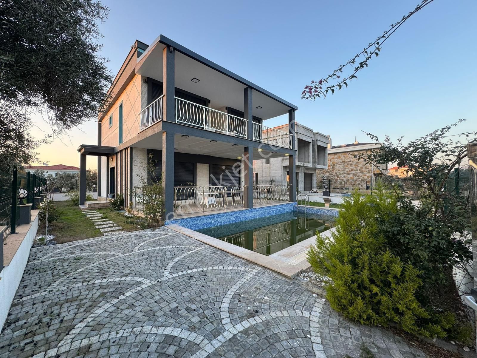 Kuşadası Davutlar Satılık Villa Kuşadası Davutlar Termalde Satılık 4+1 Villa