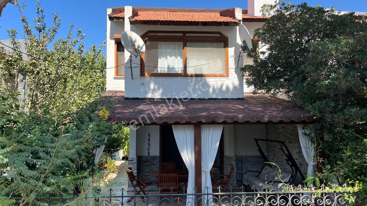 Çeşme Alaçatı Satılık Villa Alaçatı Sakin Sokakta 3+1 Villa