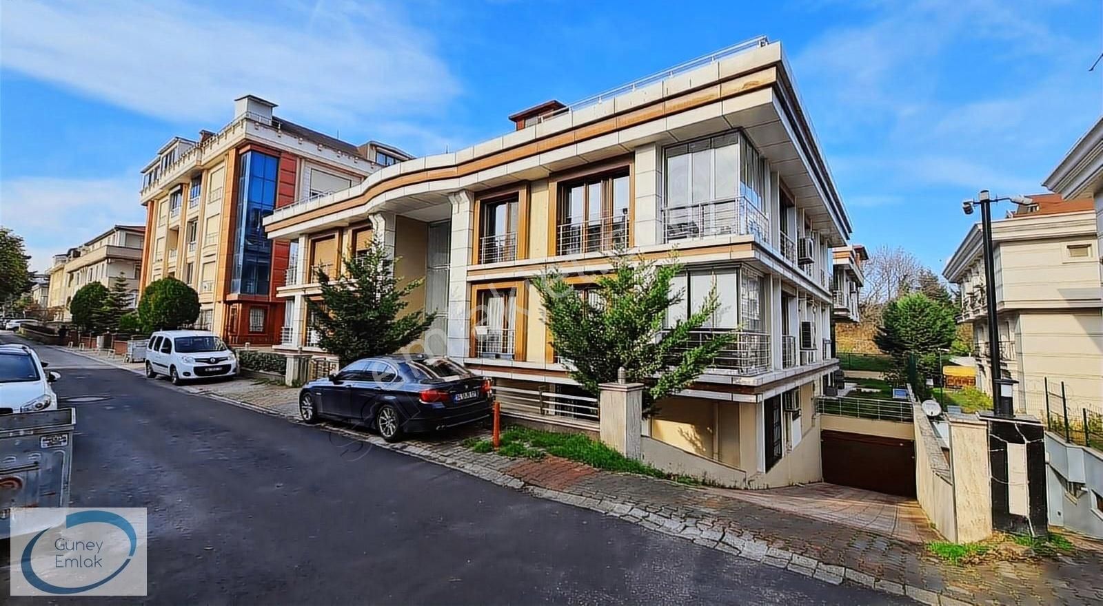 Bakırköy Şenlikköy Satılık Daire Güney Emlak - Yeni Binada Merkezi Konumda Ara Kat 3,5+1 160m2