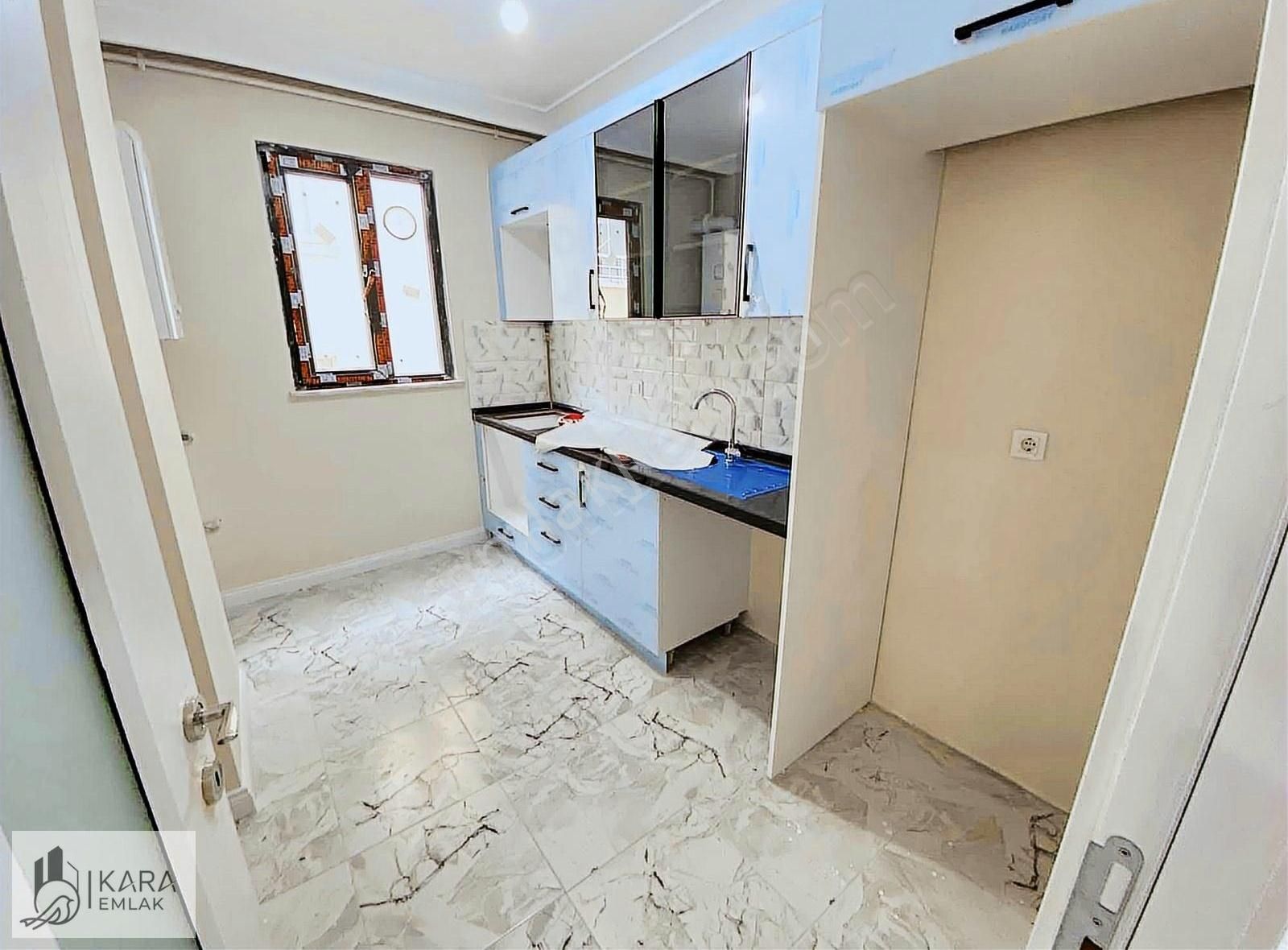 Küçükçekmece Yeni Mahalle Kiralık Daire Yeni Mahalle'de 2+1 85m2 Ön Cephe 2.kat Balkonlu Ön Cephe