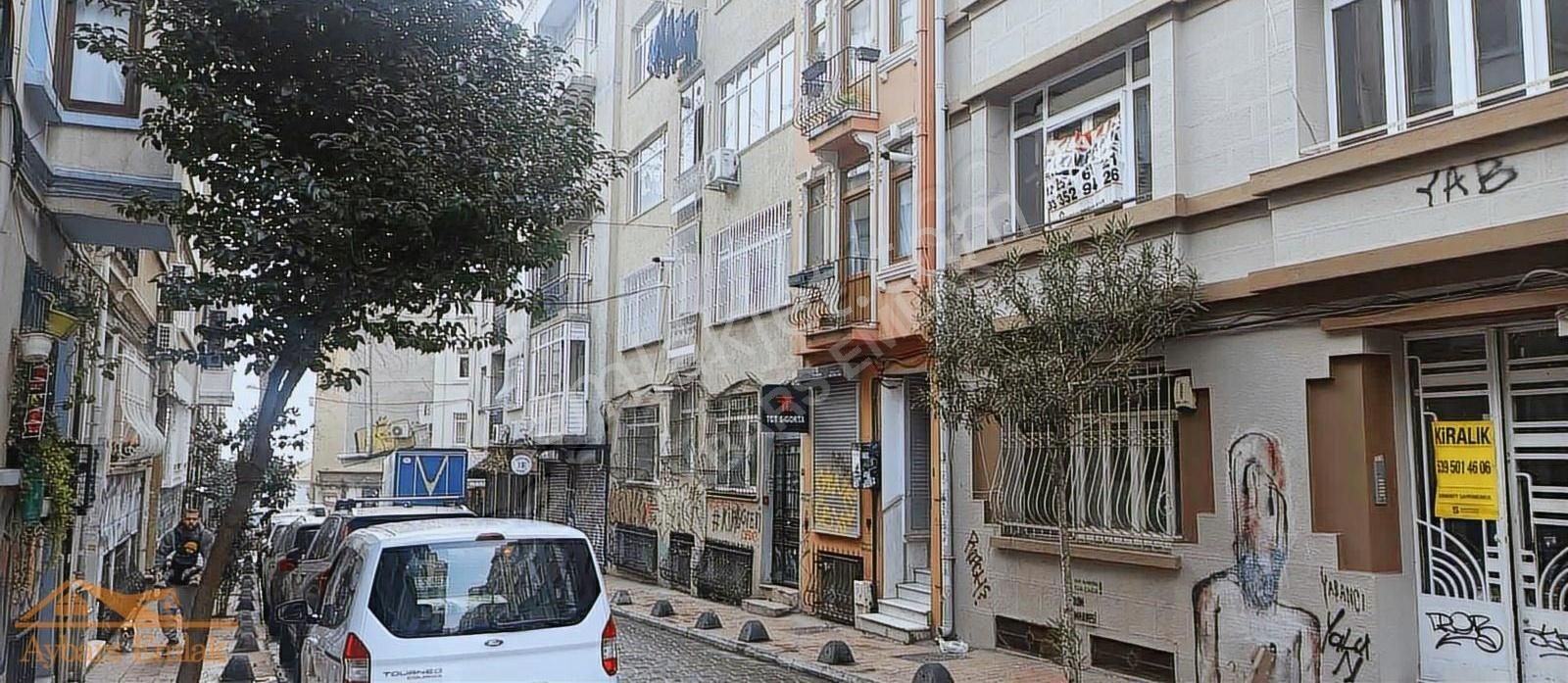 Beyoğlu Cihangir Satılık Daire Aybars Dan Cihangir De Ara Kat 2+1 Satılık