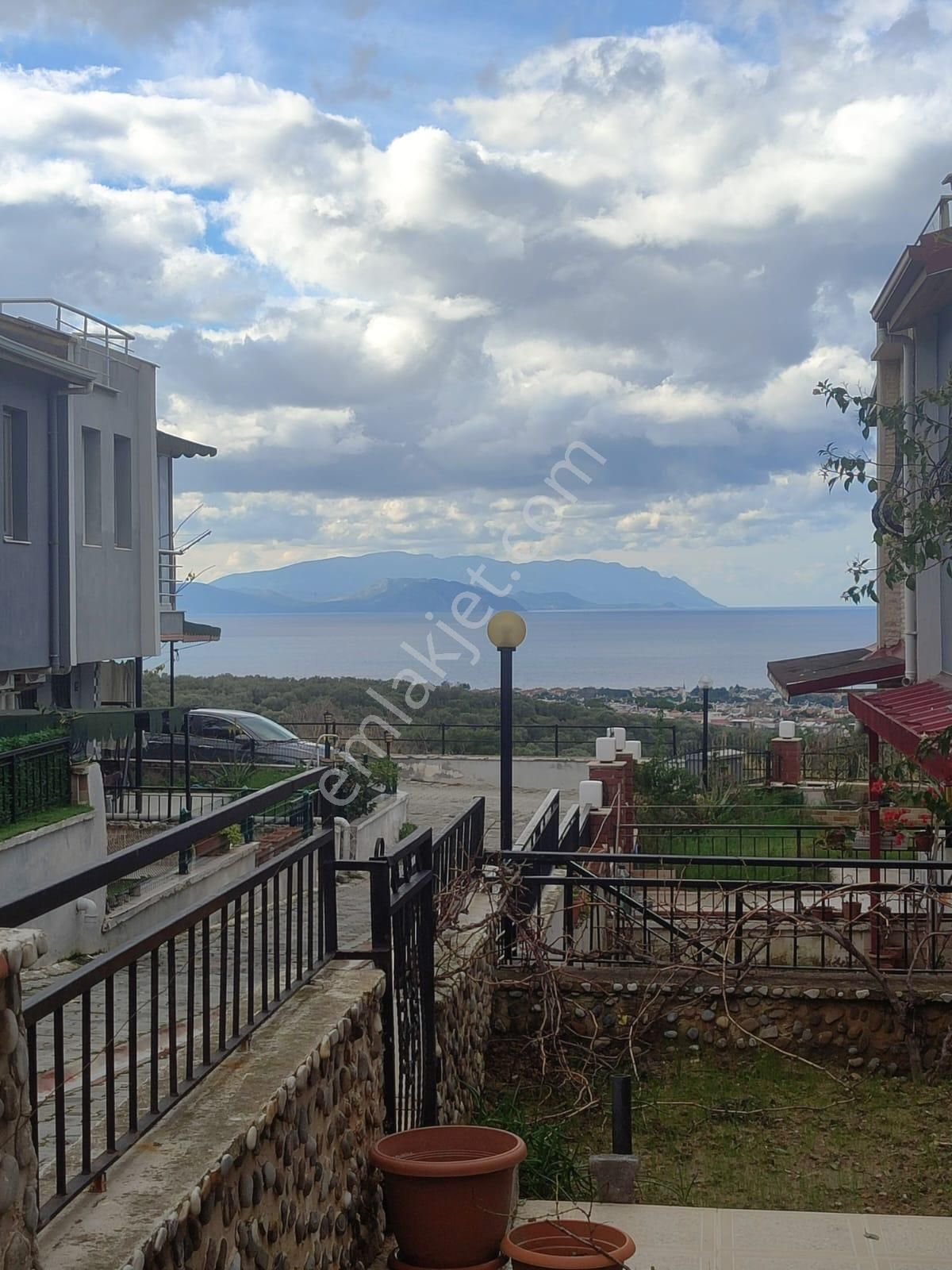 Kuşadası Soğucak Satılık Yazlık Kuşadası Soğucakta 3+1 Eşyalı , Deniz Manzaralı Villa