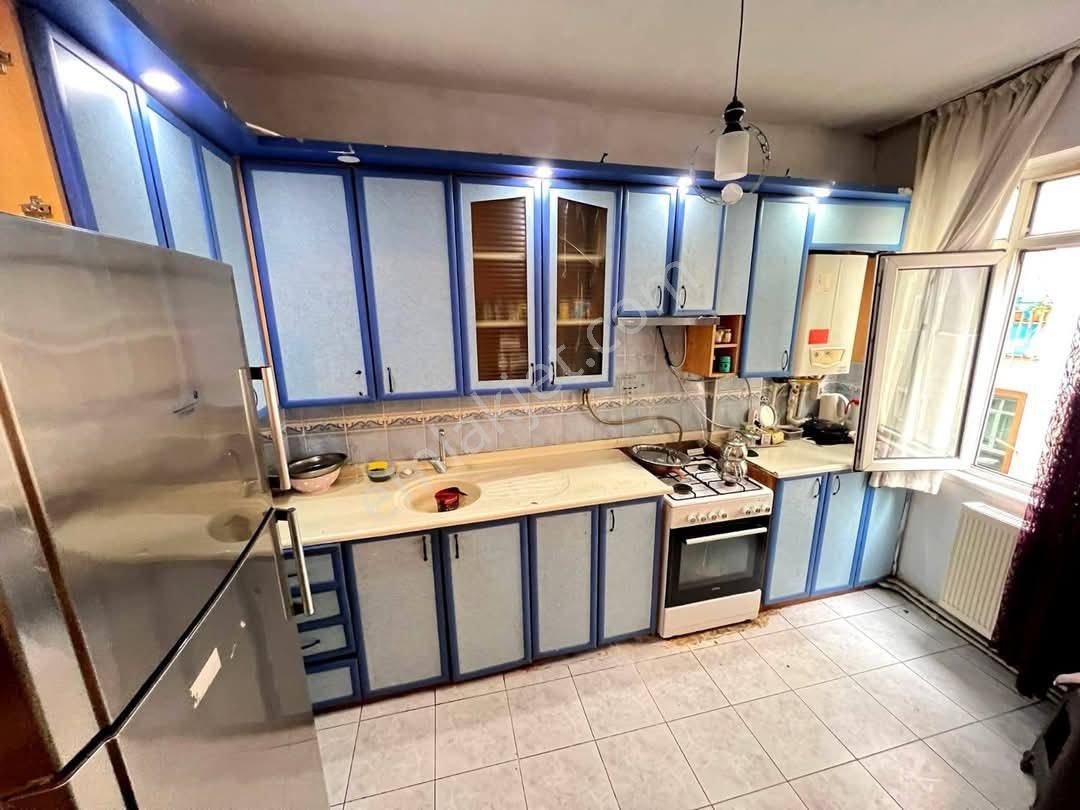 İlkadım Çiftlik Satılık Daire Ayr Gayrimenkul’den Çiftlik Mevkisinde 2+1 3.kat 110m2 Doğalgazlı Balkonlu Fırsat Daire