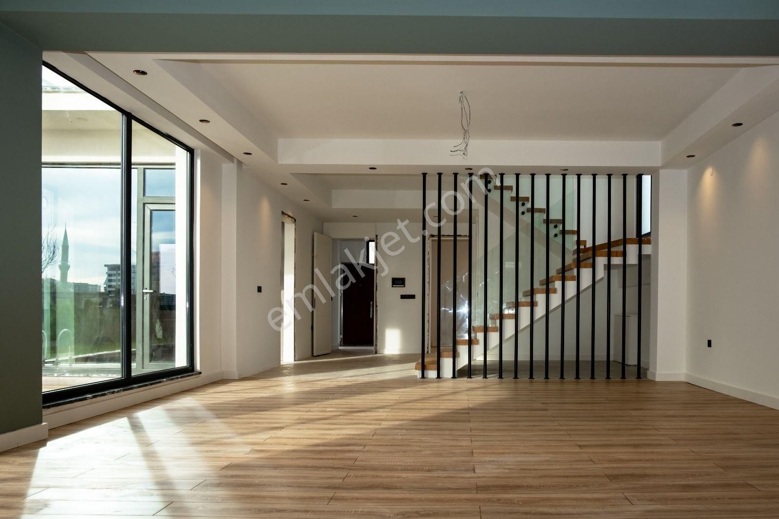 Hürriyet Mah,satılık Villa 5+1/240 M2 Daire - Görsel 2