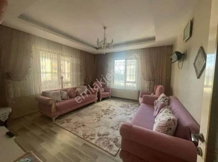 Niğde Merkez Diş Hastanesi Yakını Üç Cepheli İçerisi Yapılı Masrafsız Satılık Daire
