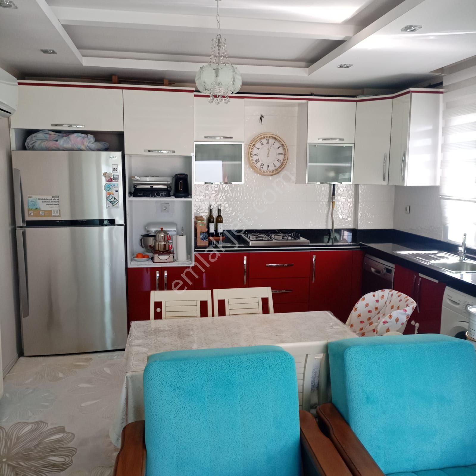 Seyhan Aydınlar Satılık Daire Aydinlarda Havuzlu Sitede Satilik 3+1 Daire