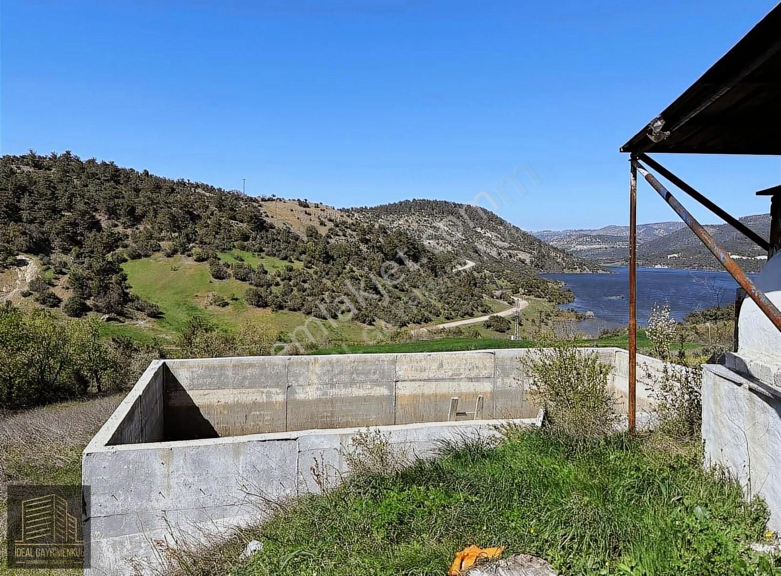 Çanakkale Merkez Belen Köyü (Çiftlik) Satılık Tarla Çanakkale Belen Köyünde İçinde Yapı Olan Yola Cepheli Tarla