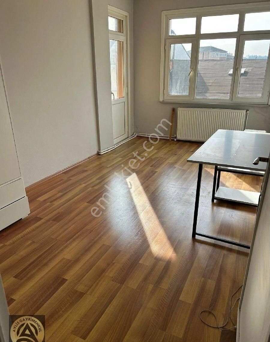 Sarıyer Yeniköy Kiralık Daire Sarıyer Yeniköy'de 2+1 Kiralık Daire.