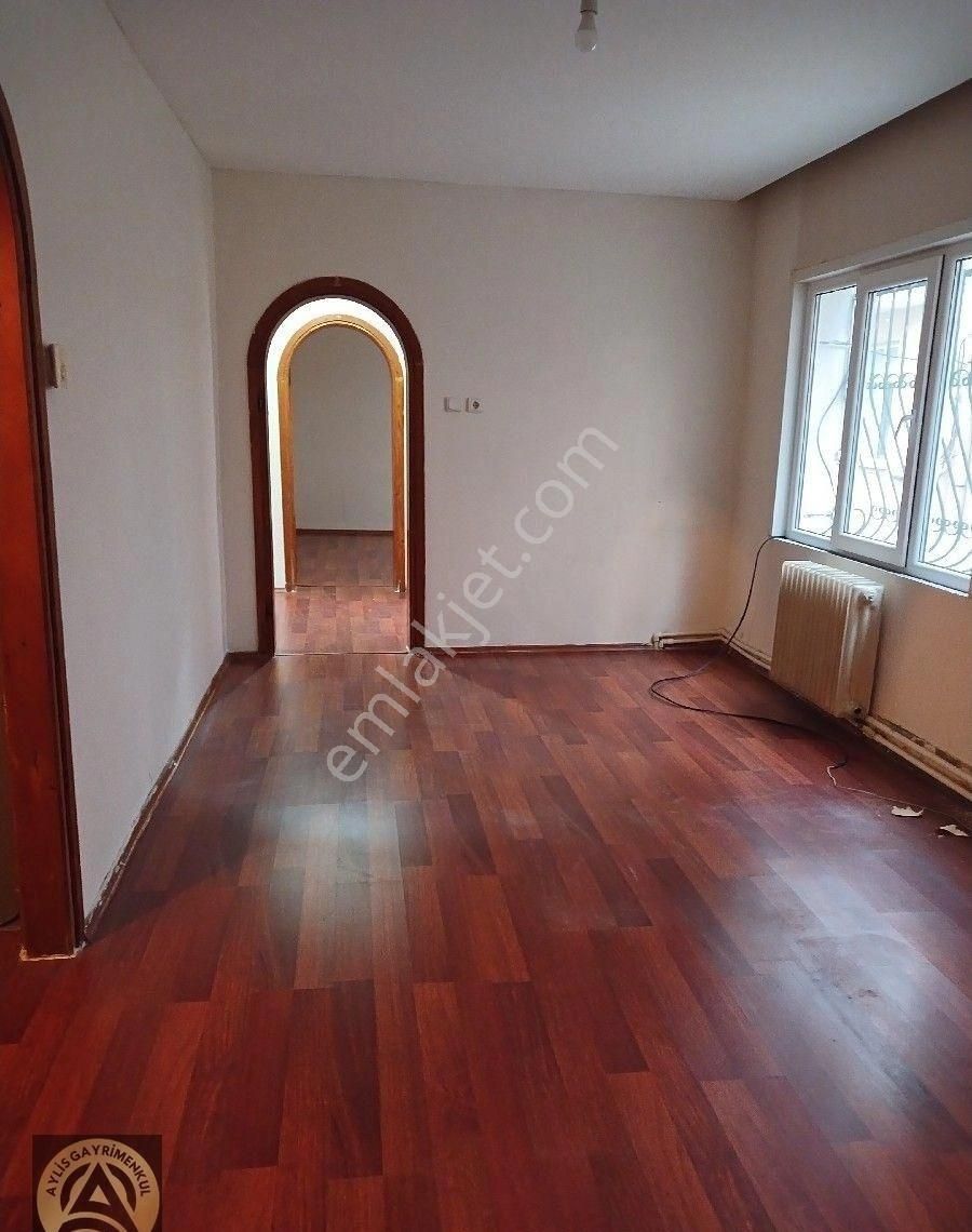 Sarıyer Büyükdere Kiralık Daire Sarıyer Büyükdere Mahallesinde 2+1 Kiralık Daire.