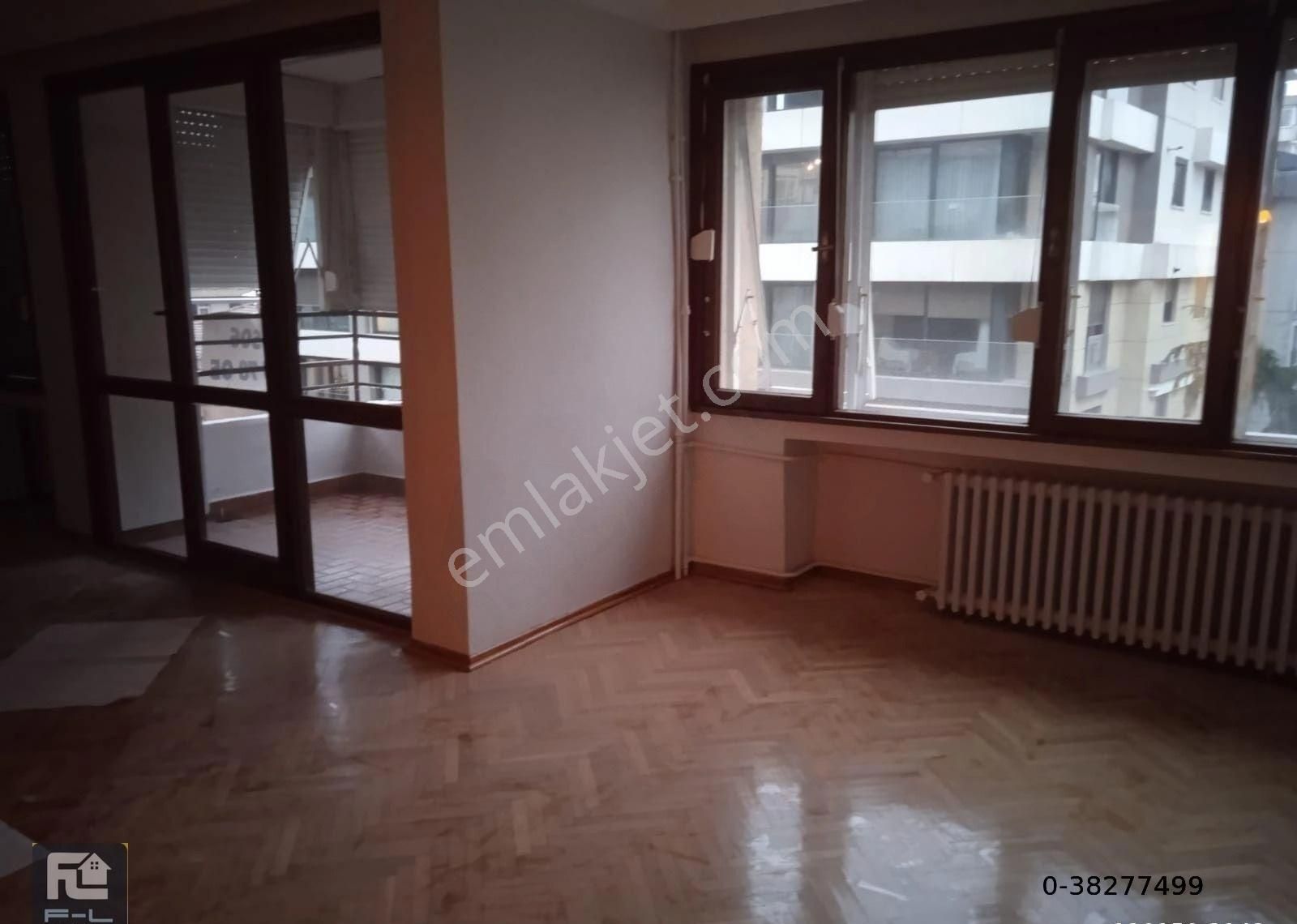 Kadıköy Caddebostan Kiralık Daire F-l Emlaktan Bağdat Cad. Caddebostanda 4+1 Ofis Kullanımına Uygun