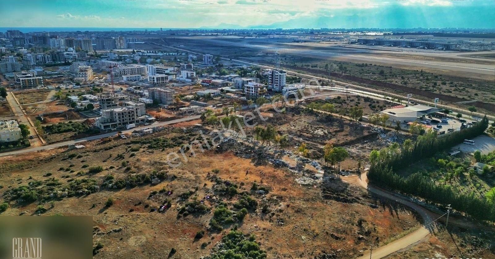 Aksu Altıntaş Satılık Ticari İmarlı Aksu, Altıntaş'ta 4.965 M2 Tam Ticari Satılık Arsa