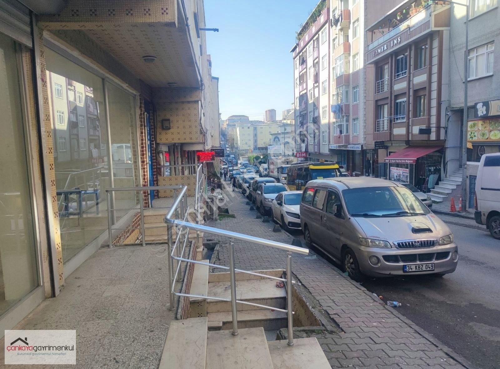 Küçükçekmece Mehmet Akif Kiralık Dükkan & Mağaza M.akif Minibüs Yolu Üzeri 30 M² Kiralık Dükkan