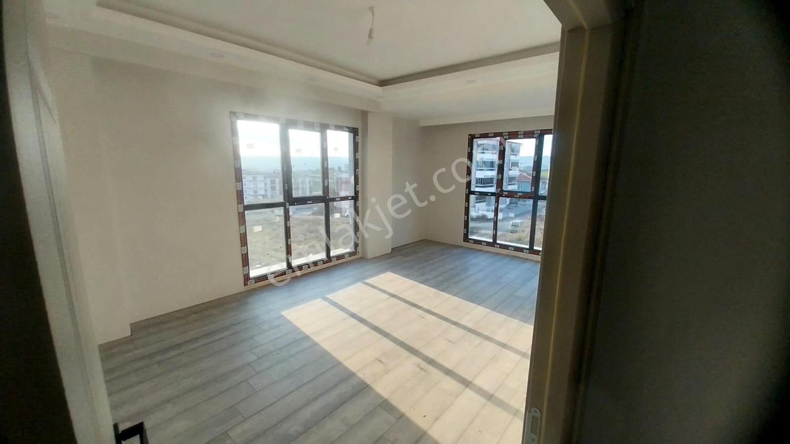 Ekşioğlu 'dan Tekirdağ Süleymanpaşa Zafer Mahallesi Satılık Daire 3+1 - Görsel 2