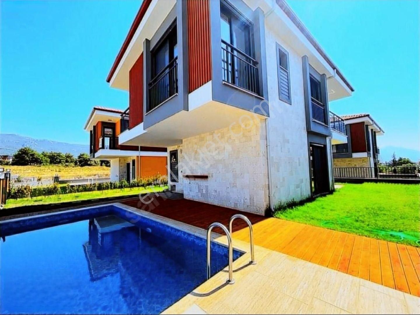 Kuşadası Davutlar Satılık Villa Davutlar Satılık Havuzlu Villa