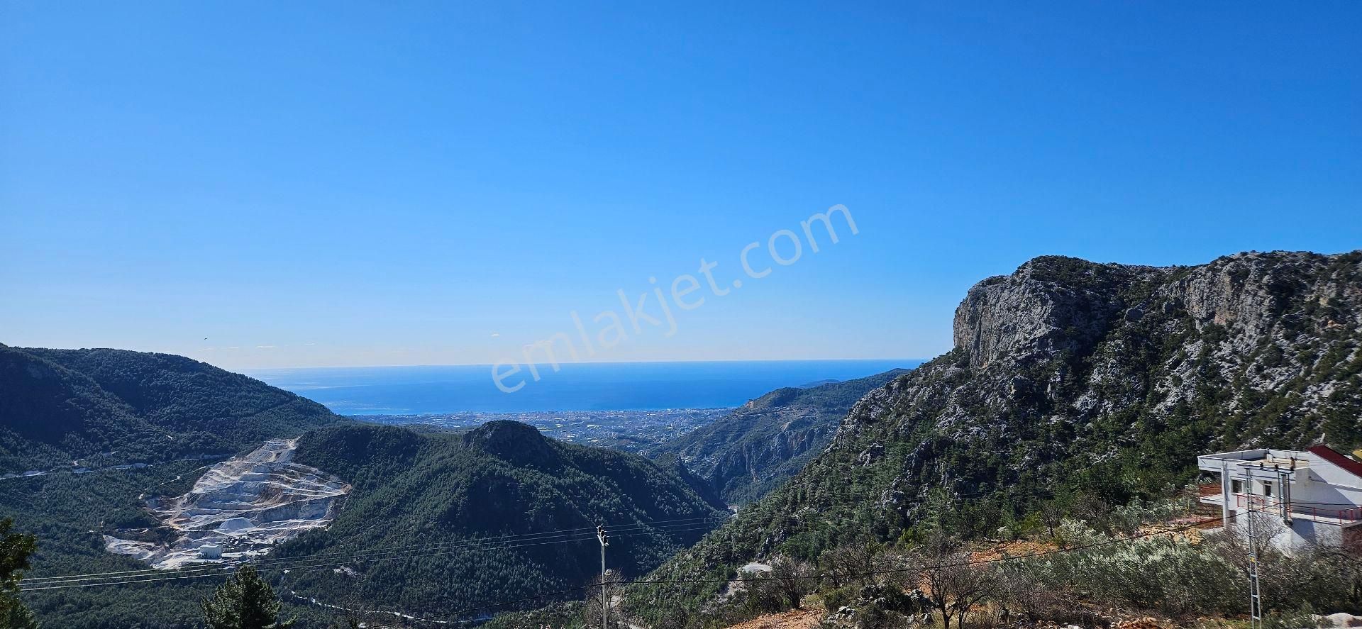 Alanya Bademağacı Satılık Tarla Alanya Bademağacı Full Deniz Manzaralı Satılık 2 Parsel Yan Yana 400 Metre Asfalt Yoluna Cepheli