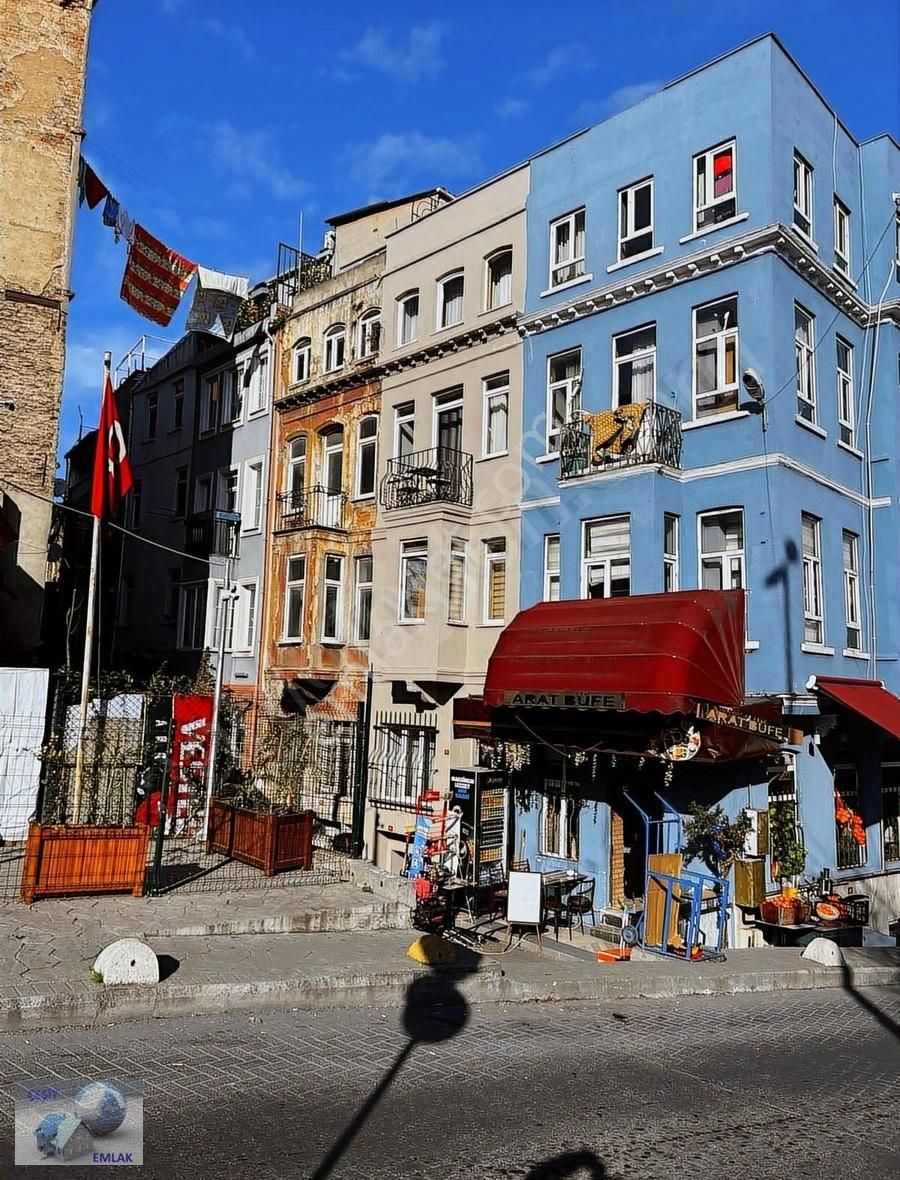 Beyoğlu Kamer Hatun Satılık Bina Çeşitten Beyoğlu İngiliz Konsoluğu Karşısında Yatırımlık Bina