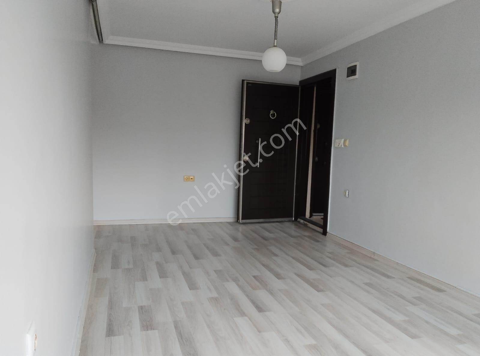 Ataşehir Kayışdağı Kiralık Daire Kayışdağı Dörtyol Işıklarda 2.kat 2+1 Geniş Lüks Bakımlı Daire