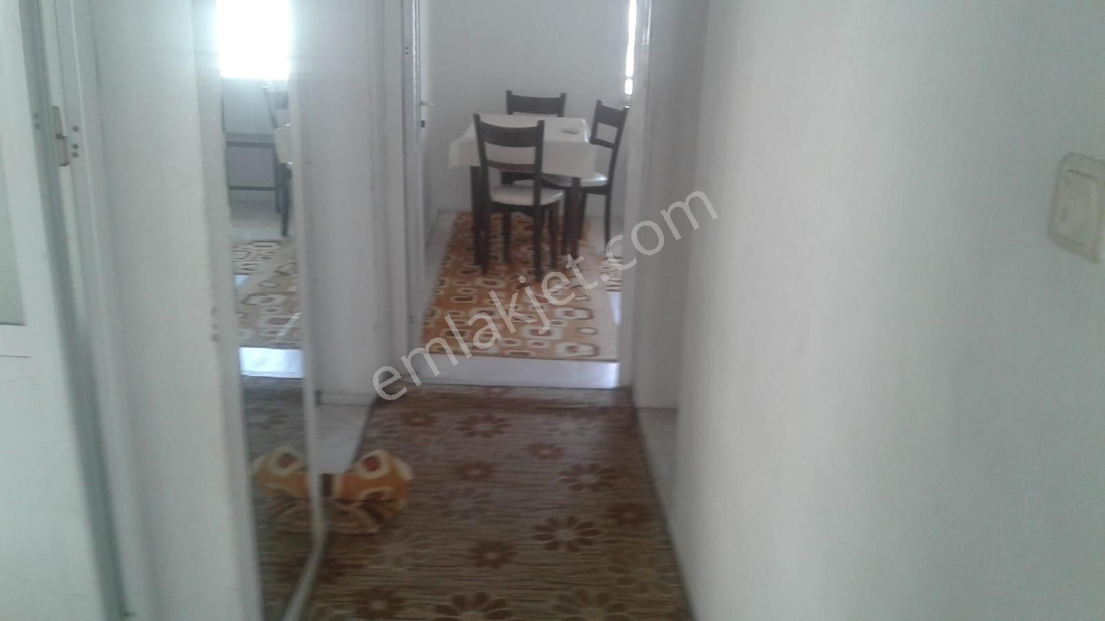 Karabağlar Sarıyer Kiralık Daire Karabağlar Bozyaka Sarıyer Mah. Bekar Yada Emekli Erkeğe Uyğun 2+1 95 M2 Eşyalı Kiralık Ev