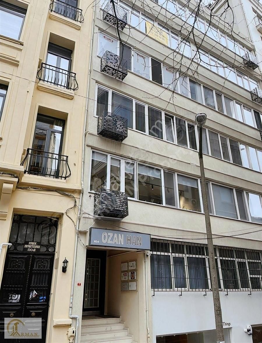 Beyoğlu Gümüşsuyu Satılık Ofis Taksim'in En Gözde Konumunda Masrafsız Harika 250m2 Ofis