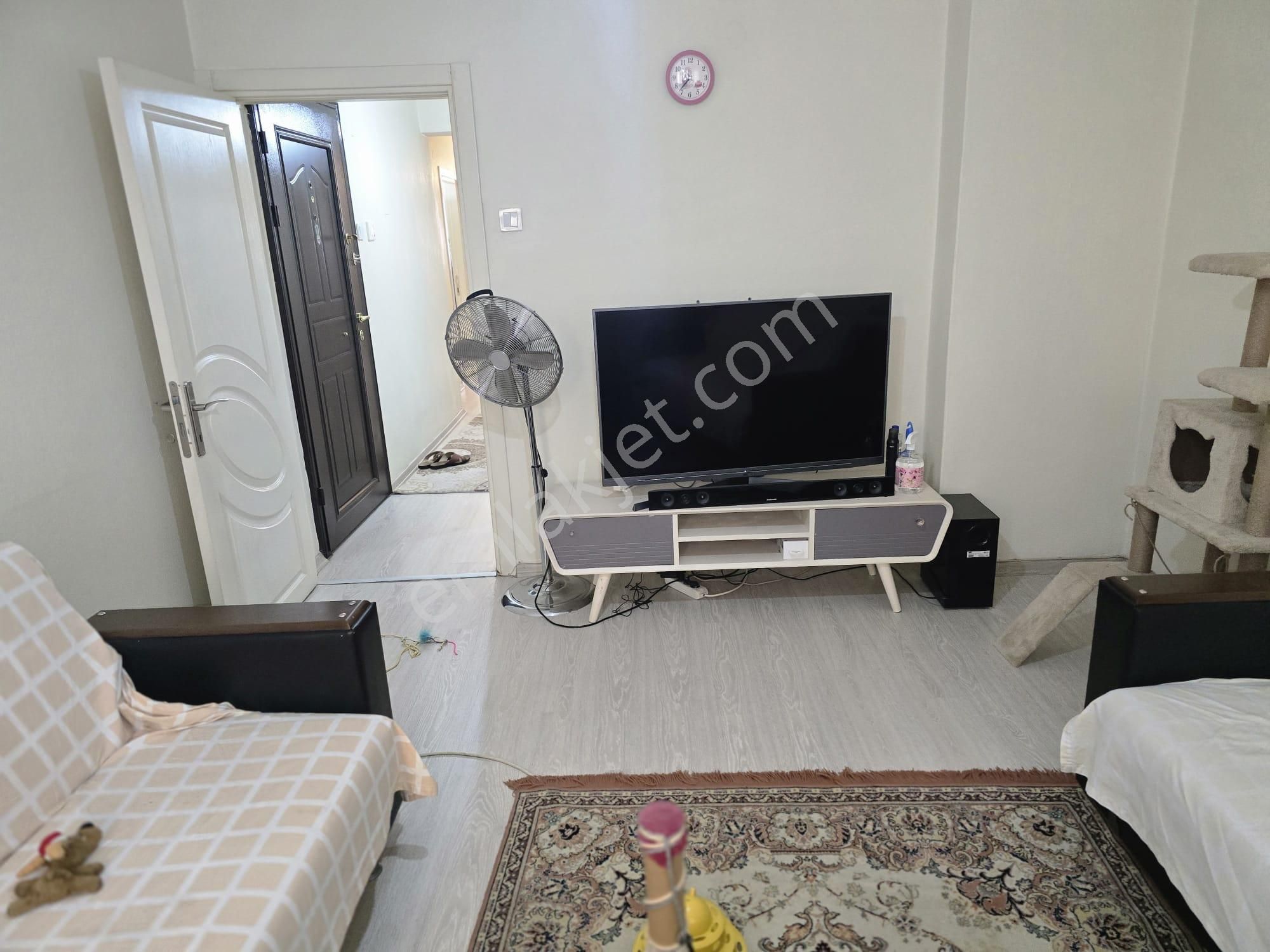 Balçova Eğitim Kiralık Daire Balçovada Metro Yakını Eşyalı,d.gazlı Kiralık 2+1 Daire