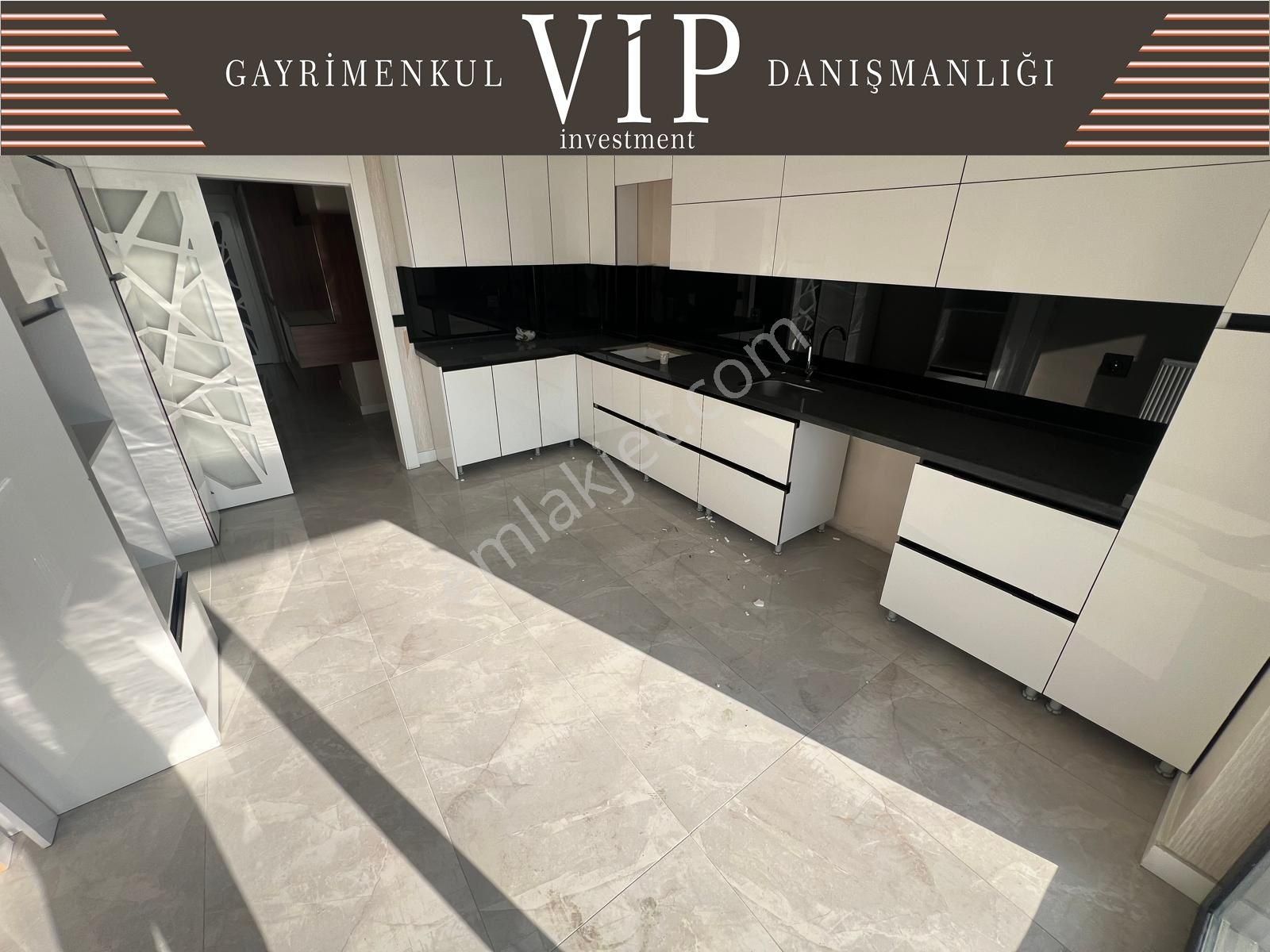 Yenimahalle Yeni Batı Satılık Daire Yenibatı Mah Site İçi 4+1 K.otoparklı Geniş Peyzajlı Satılık Daire