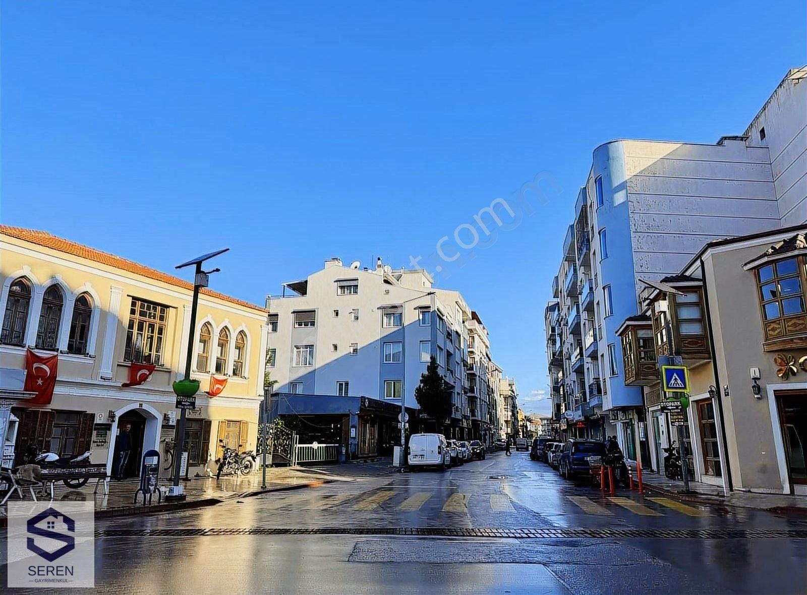 Seferihisar Camikebir Satılık Ofis Çarşı Merkezin Göbeğinde Satılık Büro&ofis