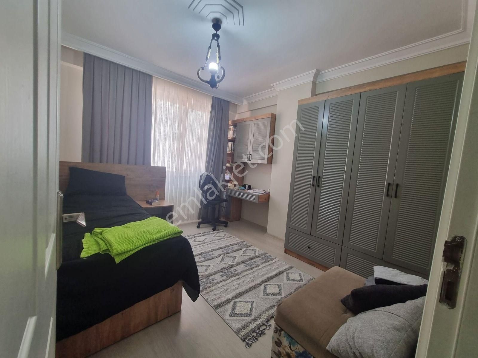 Zeytinburnu Veliefendi Satılık Daire Veliefendi'de Köşe Başı Satılık 4+1 170 M2 Dubleks Daire