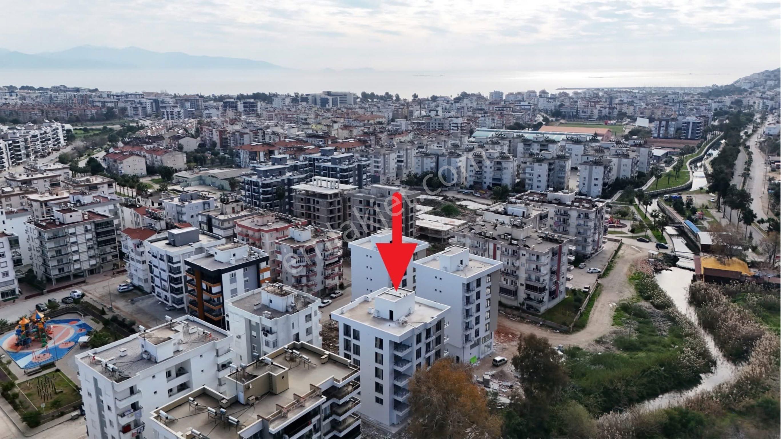 Finike Yeni Satılık Daire Yeni Mahalle Mevkiinde Havuzlu Site İçi Ebeveyn Banyolu 2+1 Lüks Daire