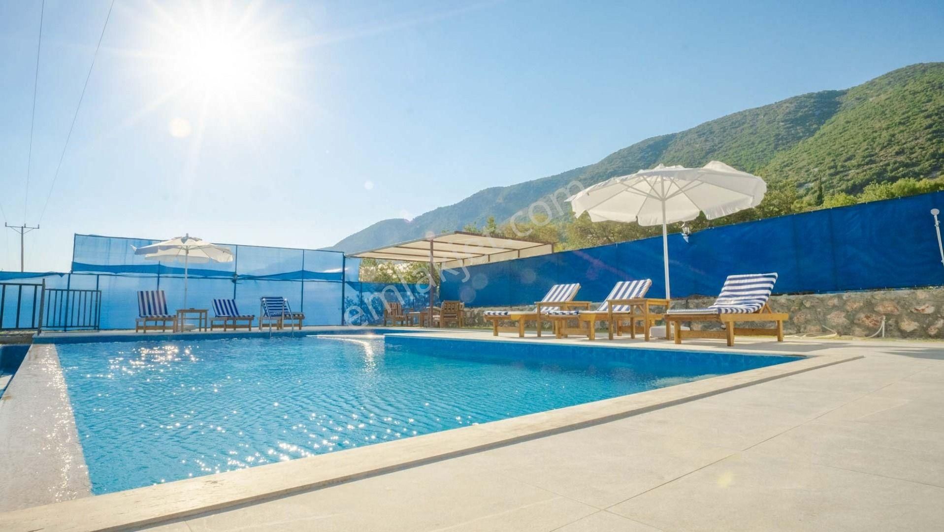 Kaş Kalkan'da Süresiz Belgeli Müstakil Tripleks 4+1 Villa - Görsel 30