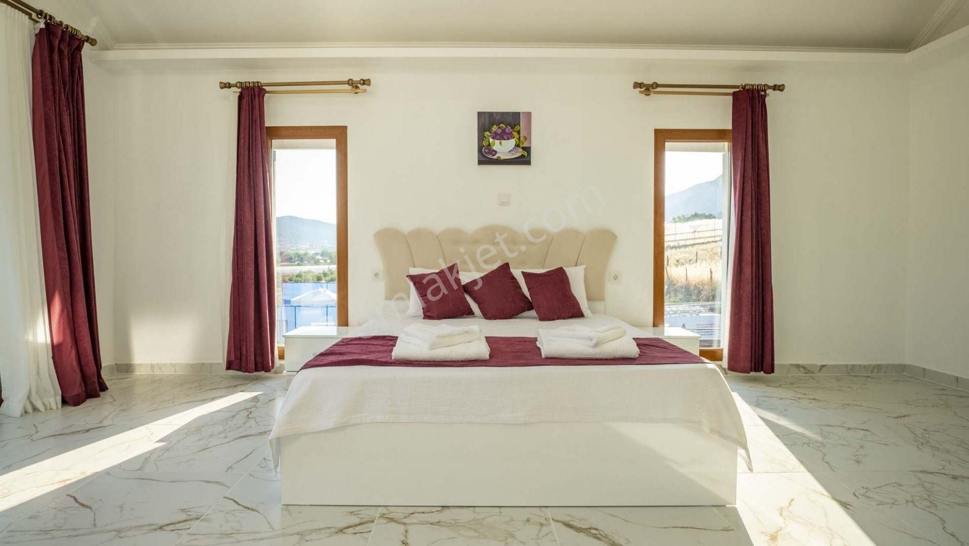 Kaş Kalkan'da Süresiz Belgeli Müstakil Tripleks 4+1 Villa - Görsel 9