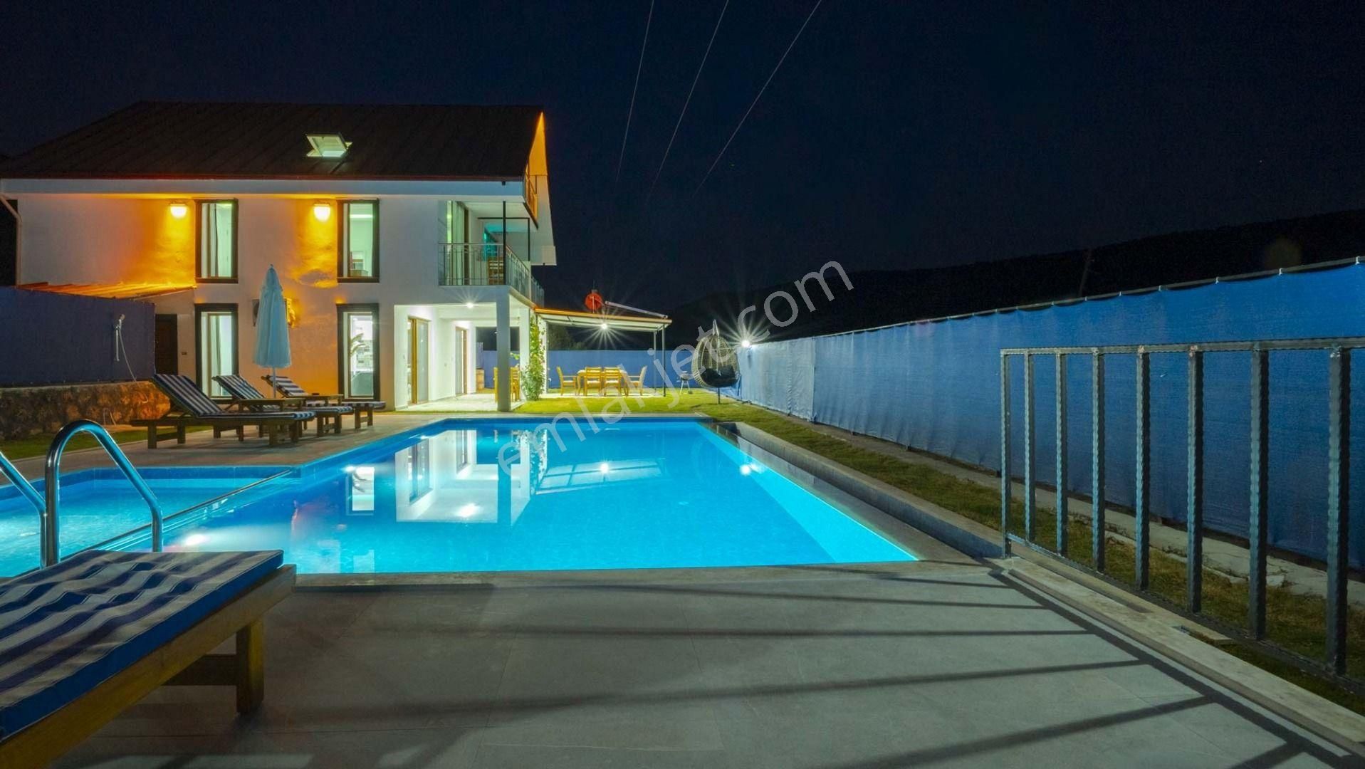 Kaş Kalkan'da Süresiz Belgeli Müstakil Tripleks 4+1 Villa - Görsel 7