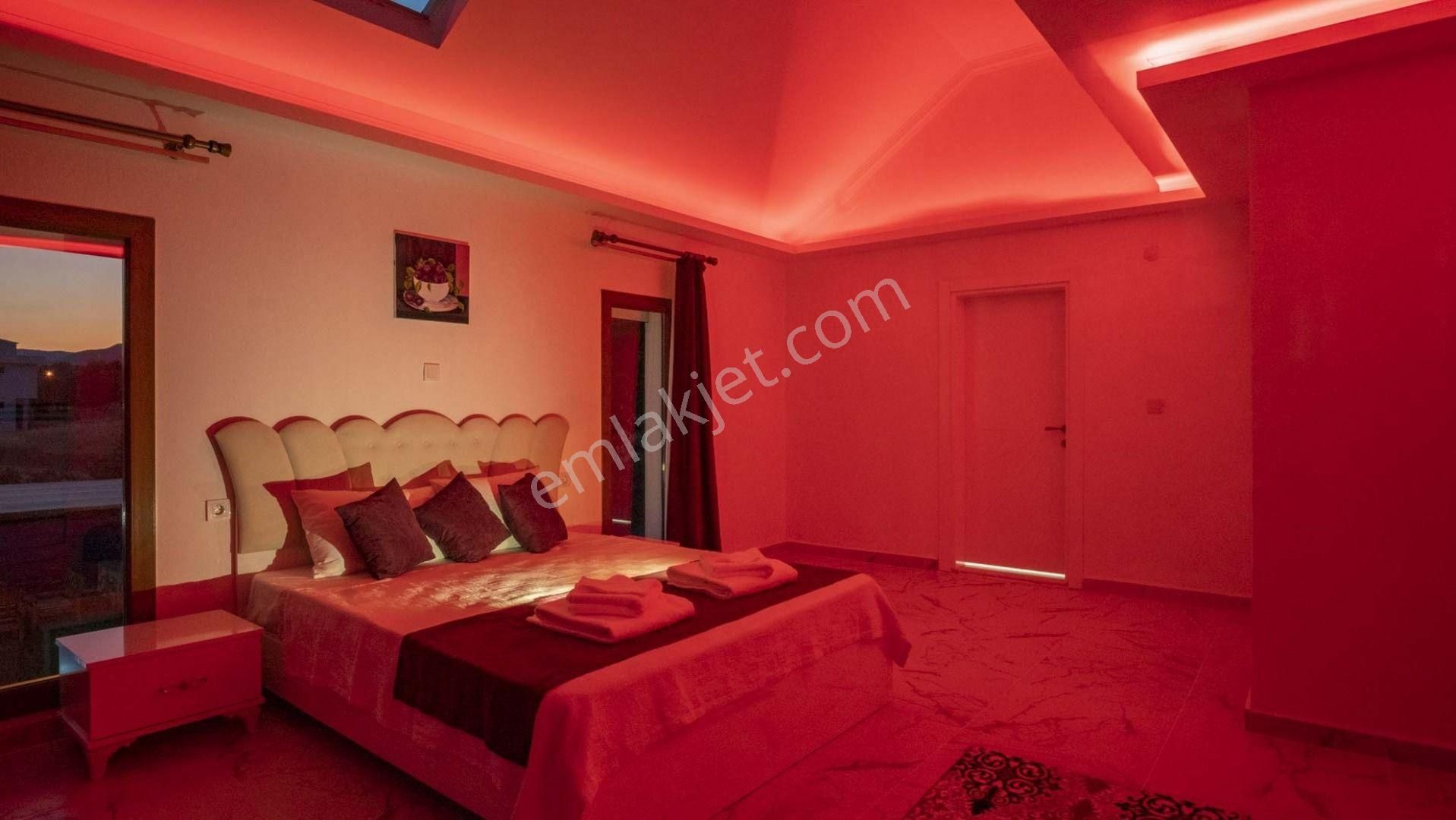 Kaş Kalkan'da Süresiz Belgeli Müstakil Tripleks 4+1 Villa - Görsel 10