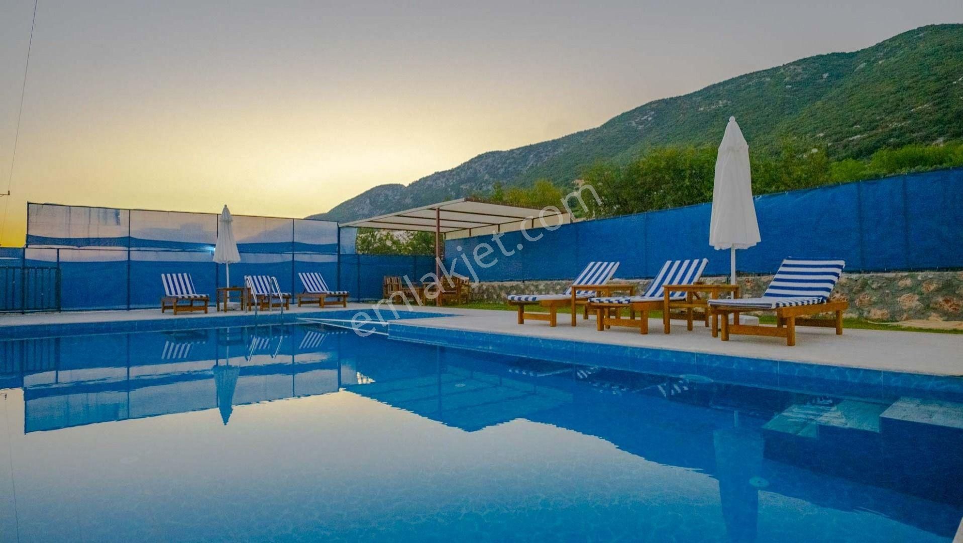 Kaş Kalkan'da Süresiz Belgeli Müstakil Tripleks 4+1 Villa - Görsel 3