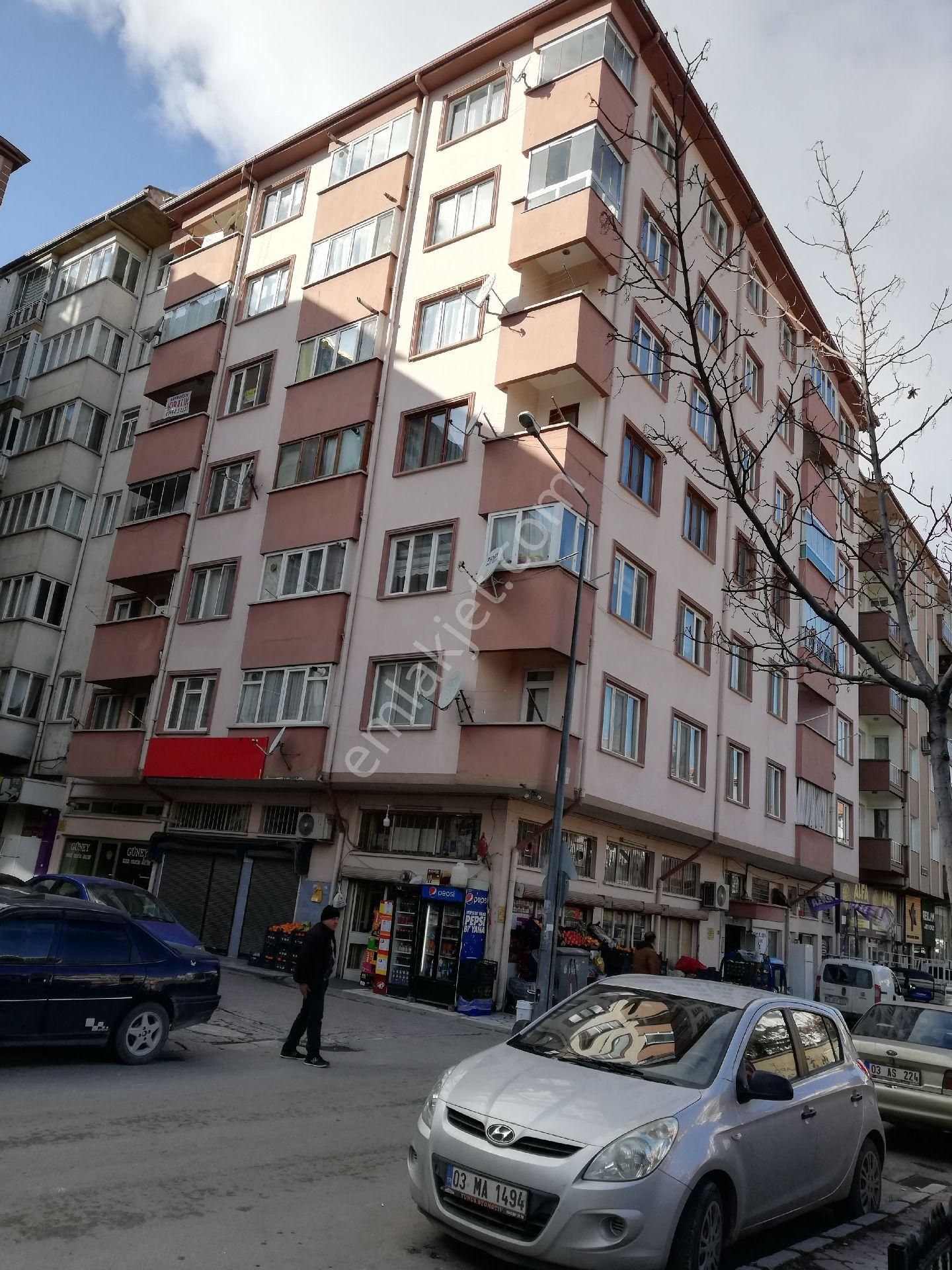 Afyonkarahisar Merkez Cumhuriyet Kiralık Daire Sahibinden Aile İçin 3+1 Boyalı Temiz Kiralık Daire