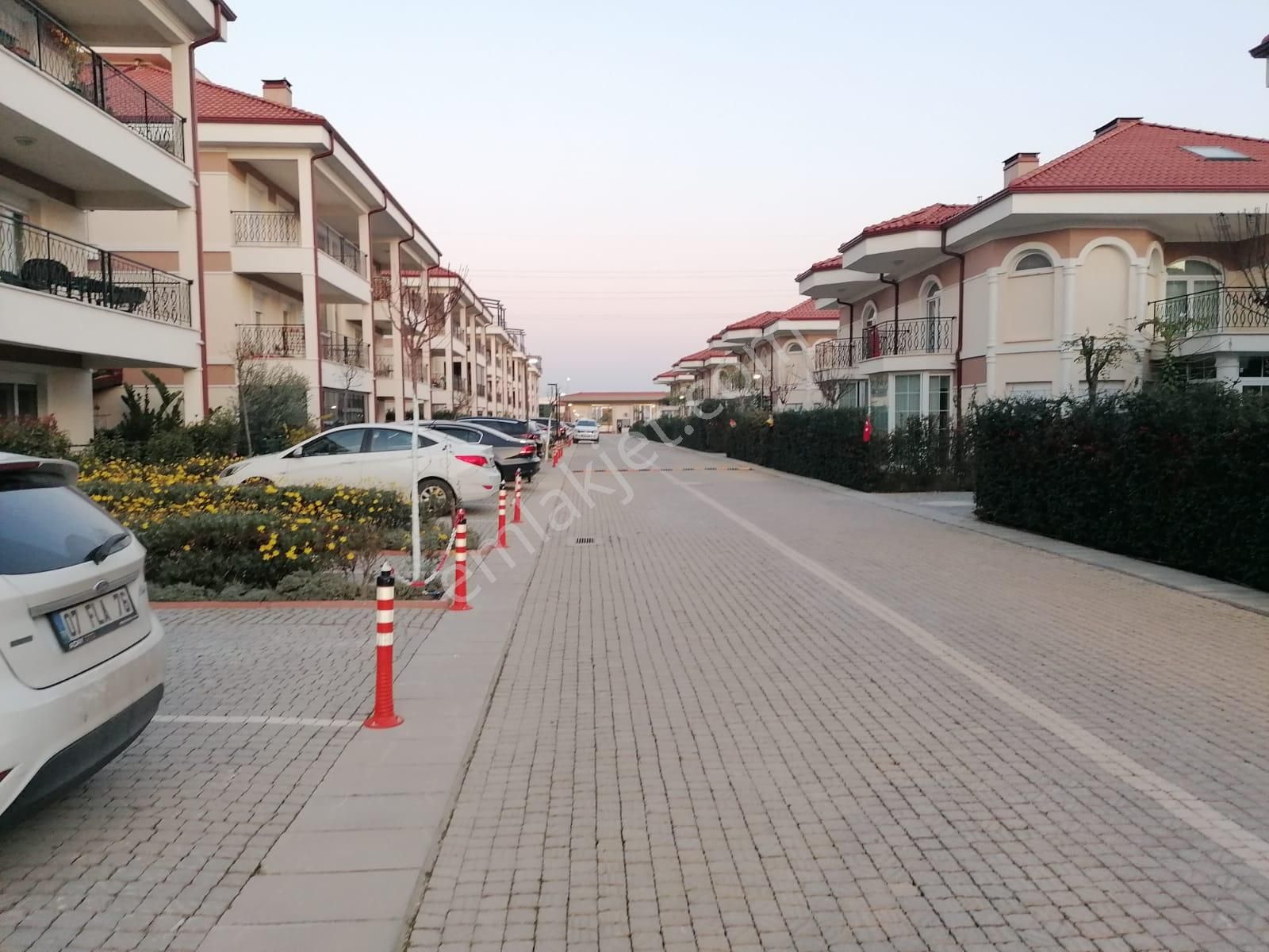 Döşemealtı Altınkale Satılık Daire Vali Konakları 2 Sitesi'nde Satılık 3+1 Bahçe Katı Daire