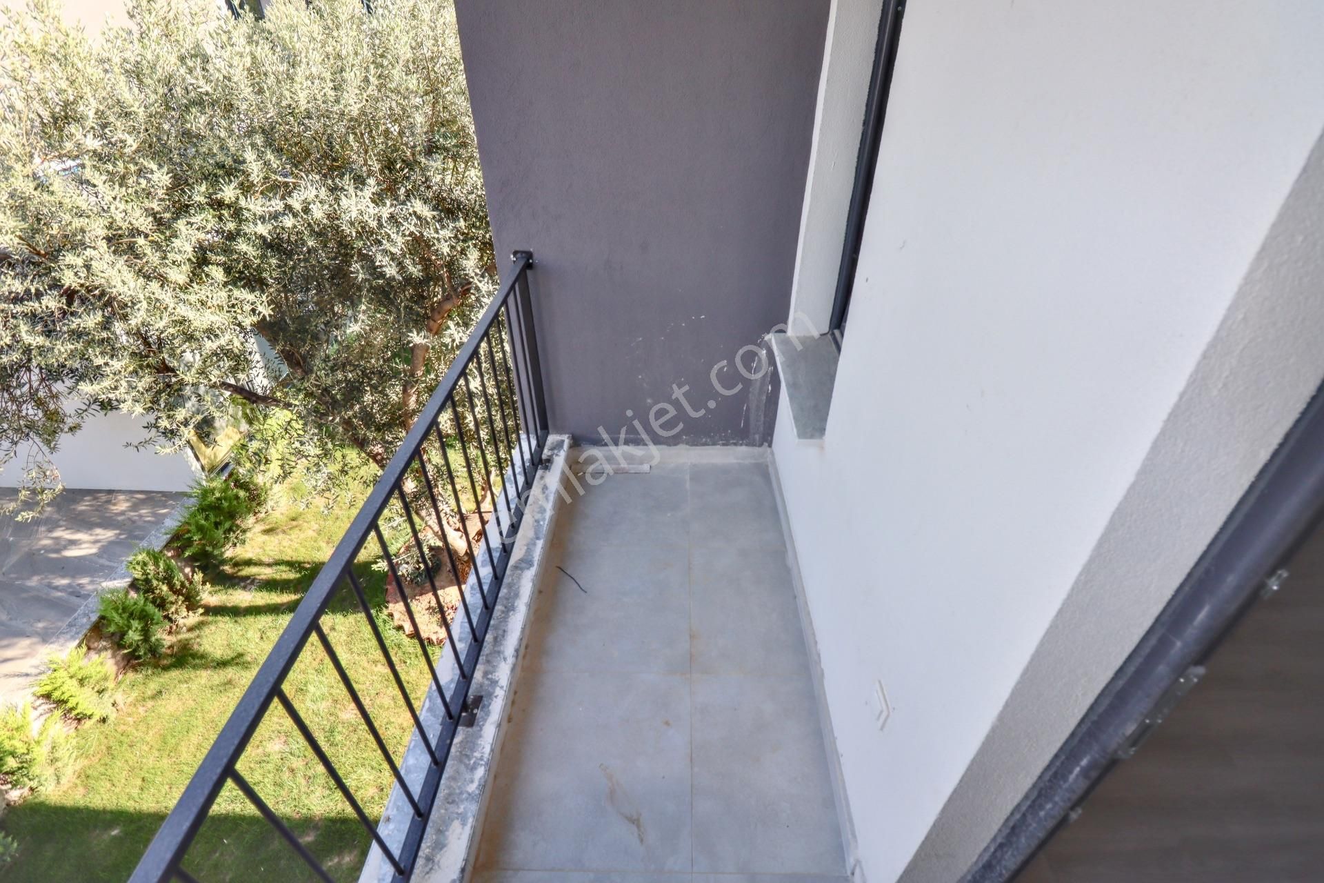 Küçükkuyu'da Satılık 3+1 Tek Müstakil Villa - Görsel 27