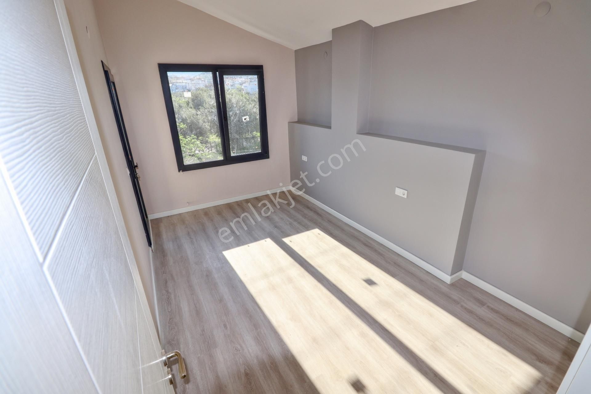 Küçükkuyu'da Satılık 3+1 Tek Müstakil Villa - Görsel 28