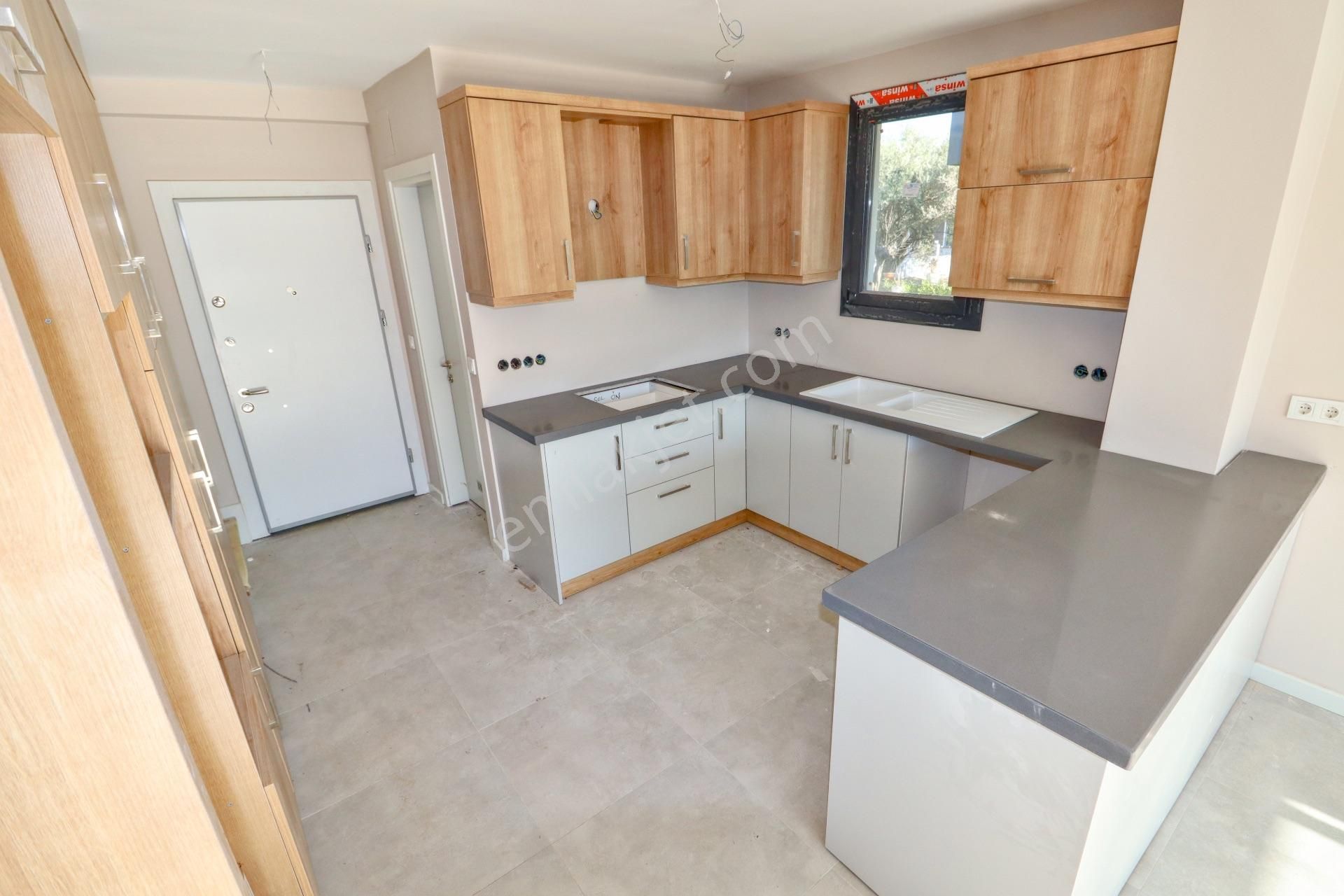 Küçükkuyu'da Satılık 3+1 Tek Müstakil Villa - Görsel 16