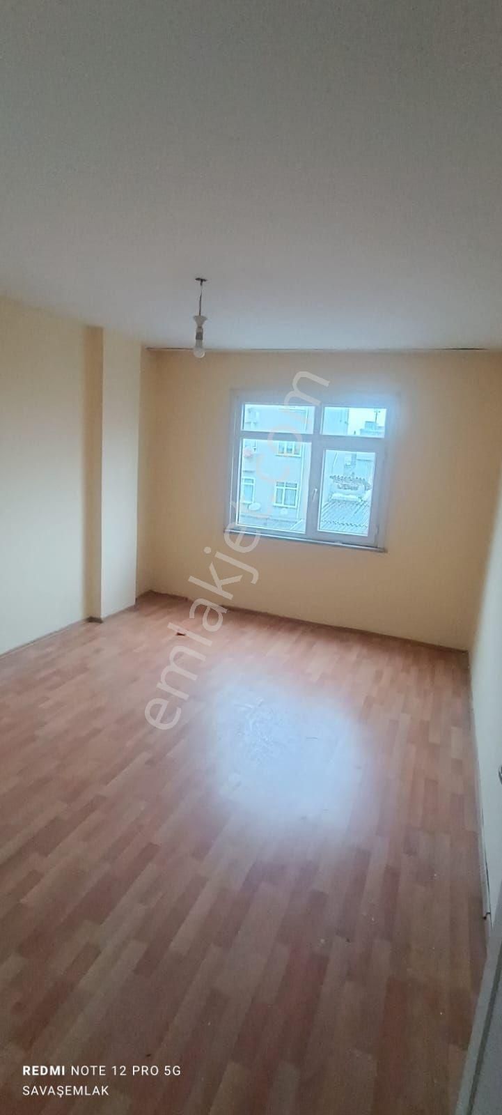 Küçükçekmece Mehmet Akif Kiralık Daire Kiralık 2+1 Daire Doğal Gaz Sobalı Daire