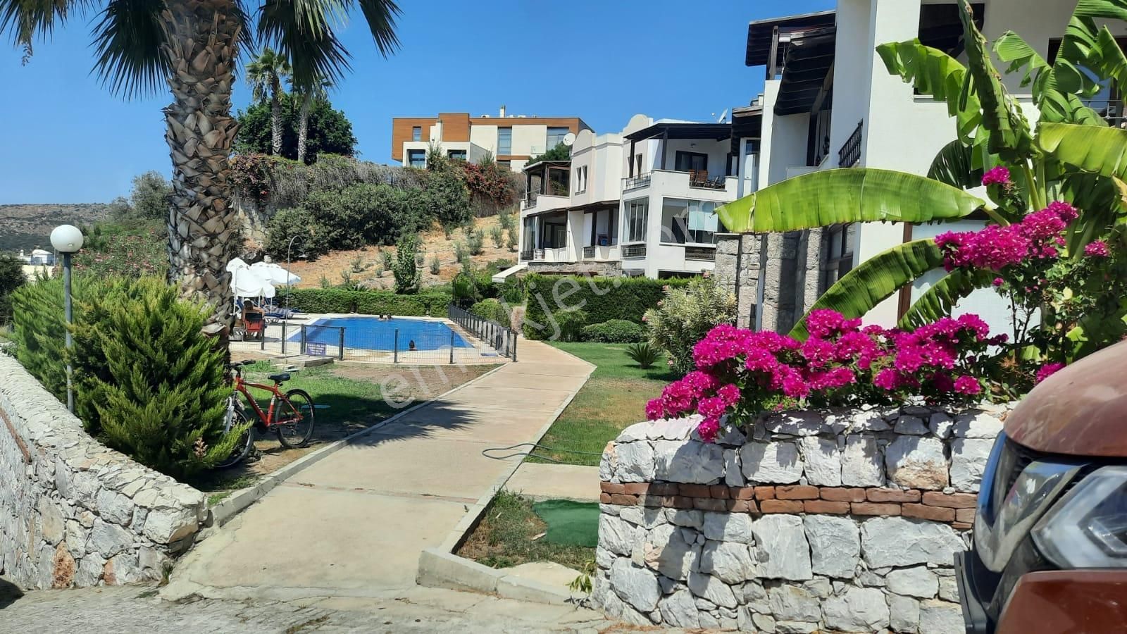 Bodrum Bitez Yalı’da Havuzlu Sitede, Doğa Manzaralı 2+1 Orta Kat ! - Görsel 15