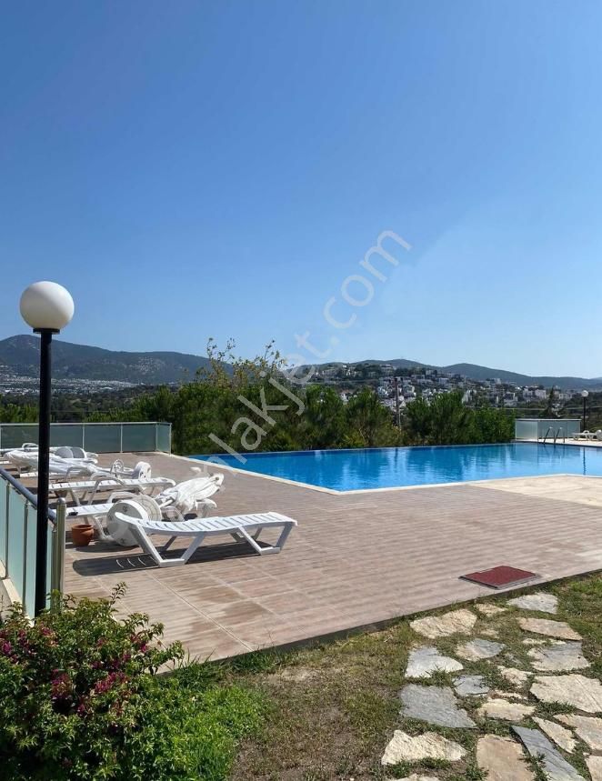 Bodrum Bitez Yalı’da Havuzlu Sitede, Doğa Manzaralı 2+1 Orta Kat ! - Görsel 2