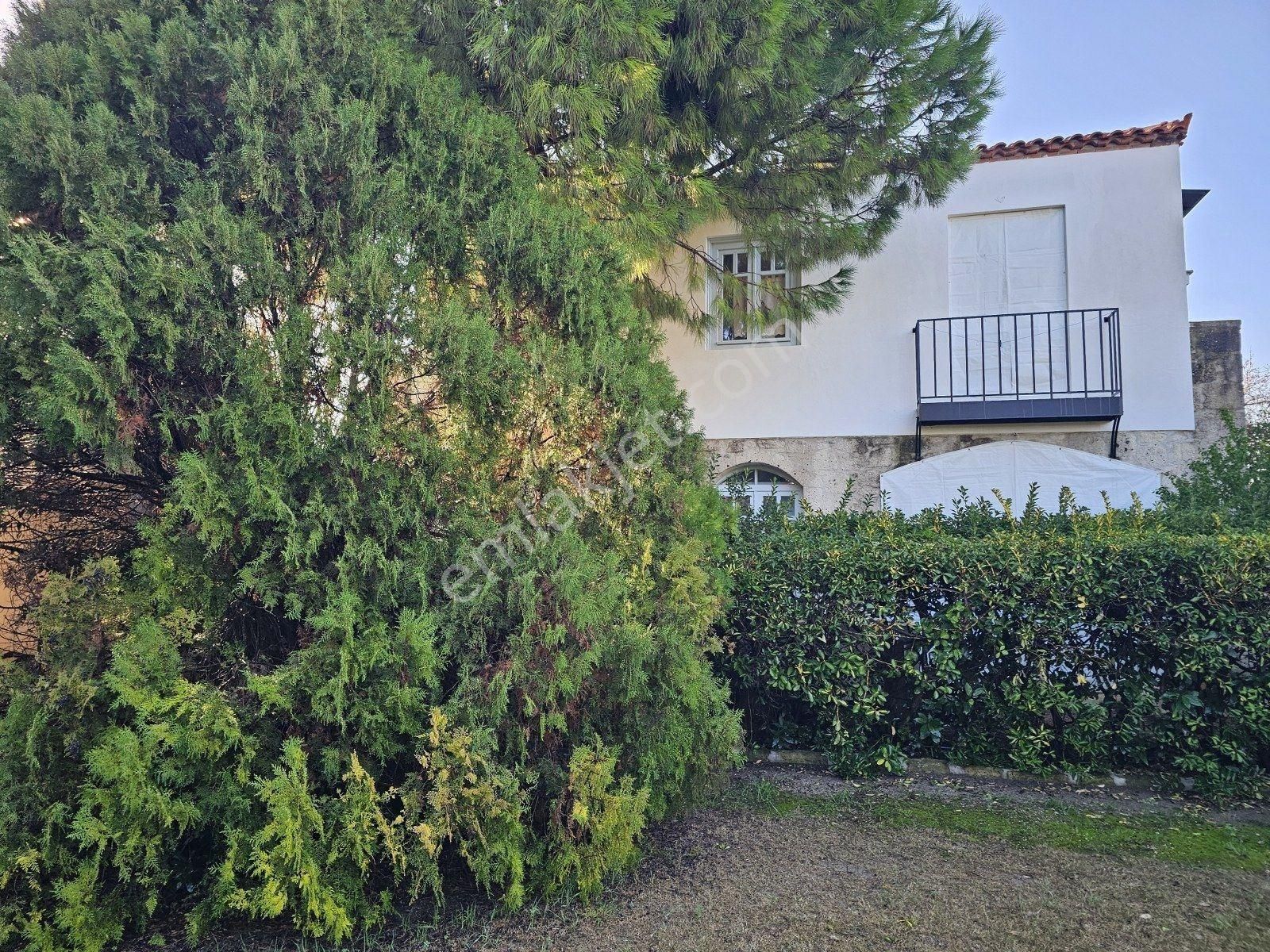 İzmir Çeşme Alaçatı Köy İçinde Müstakil Özel Ev Villa - Görsel 13