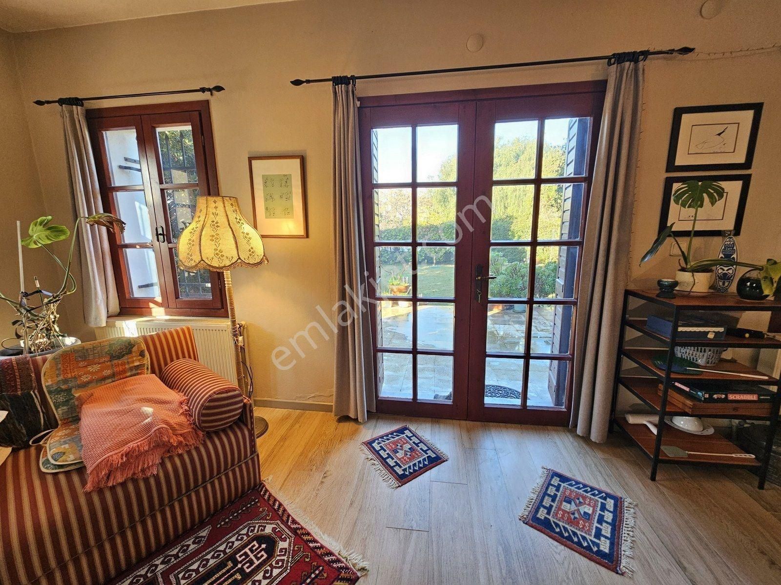 İzmir Çeşme Alaçatı Köy İçinde Müstakil Özel Ev Villa - Görsel 12