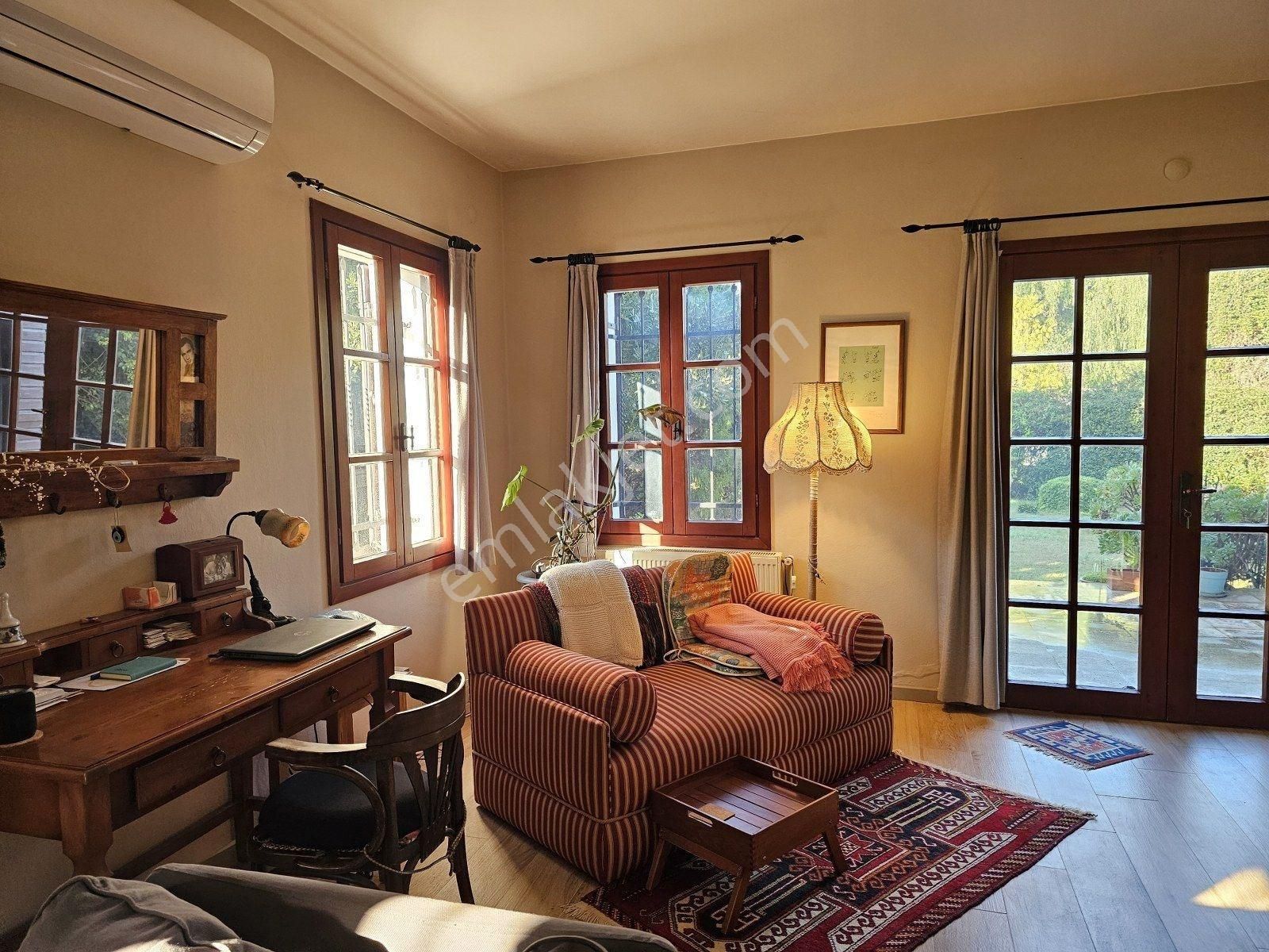 İzmir Çeşme Alaçatı Köy İçinde Müstakil Özel Ev Villa - Görsel 11