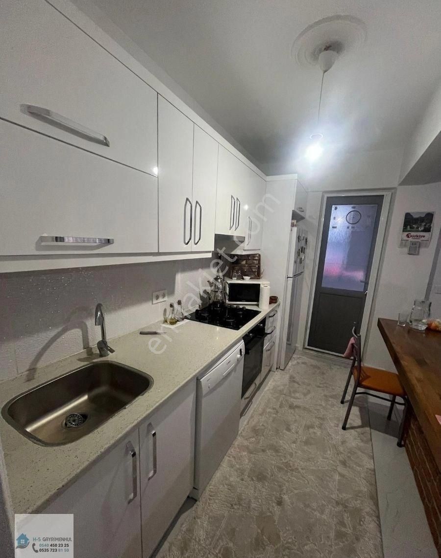 Karabağlar Karabağlar Satılık Daire Karabağlar Mahallesi'nde Giriş Kat, 2+1, 100 M², Eşyalı Satılık Daire